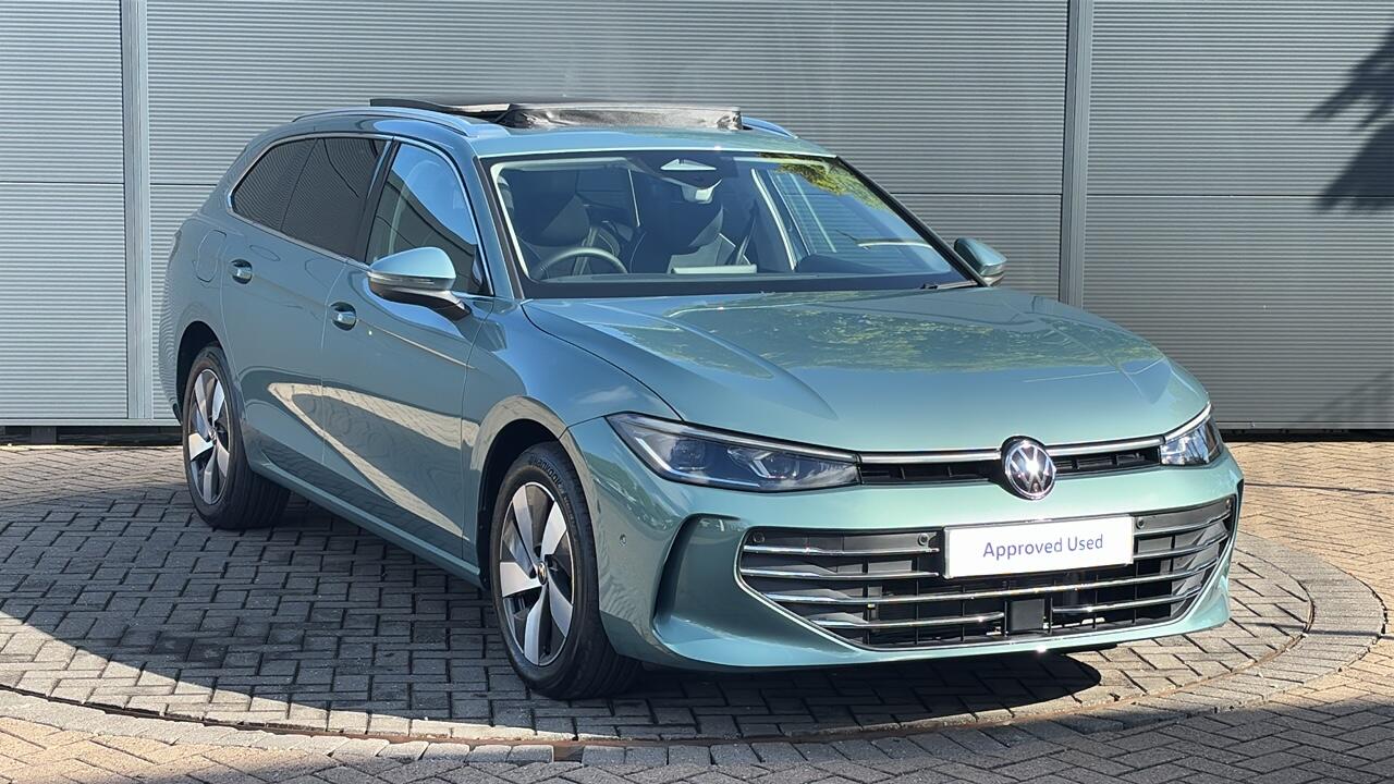 Main listing image - Volkswagen Passat