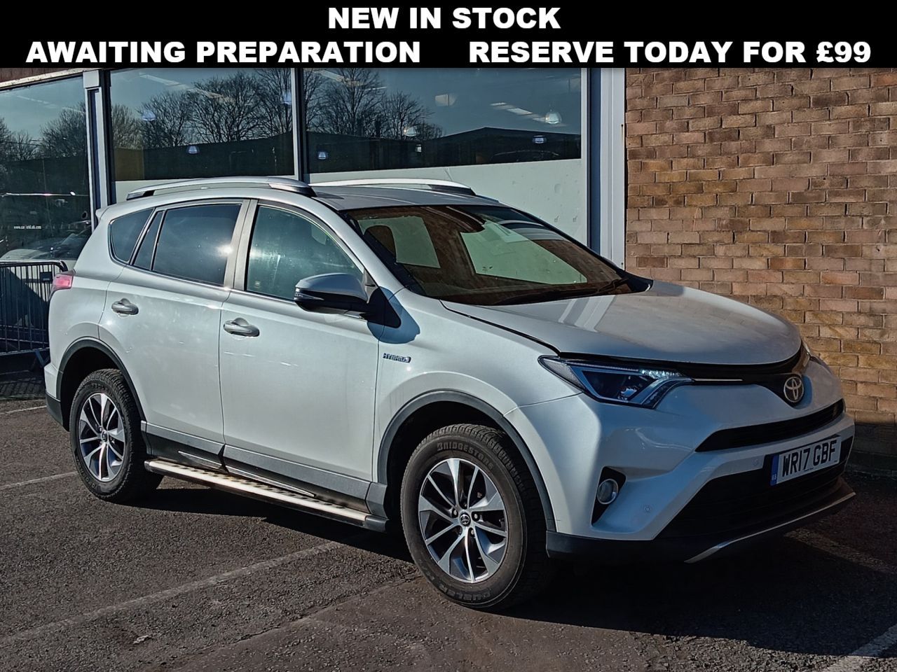 Main listing image - Toyota RAV4