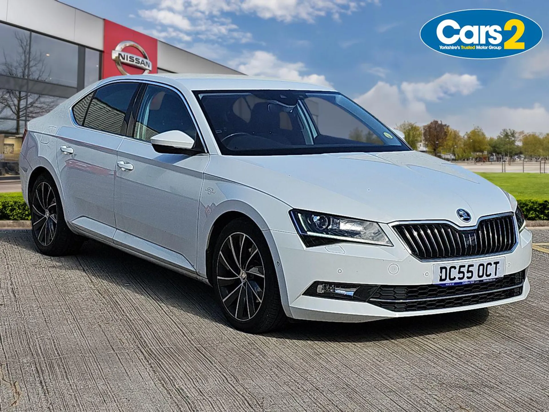 Main listing image - Skoda Superb