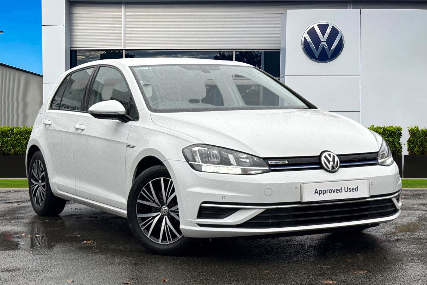 Main listing image - Volkswagen Golf