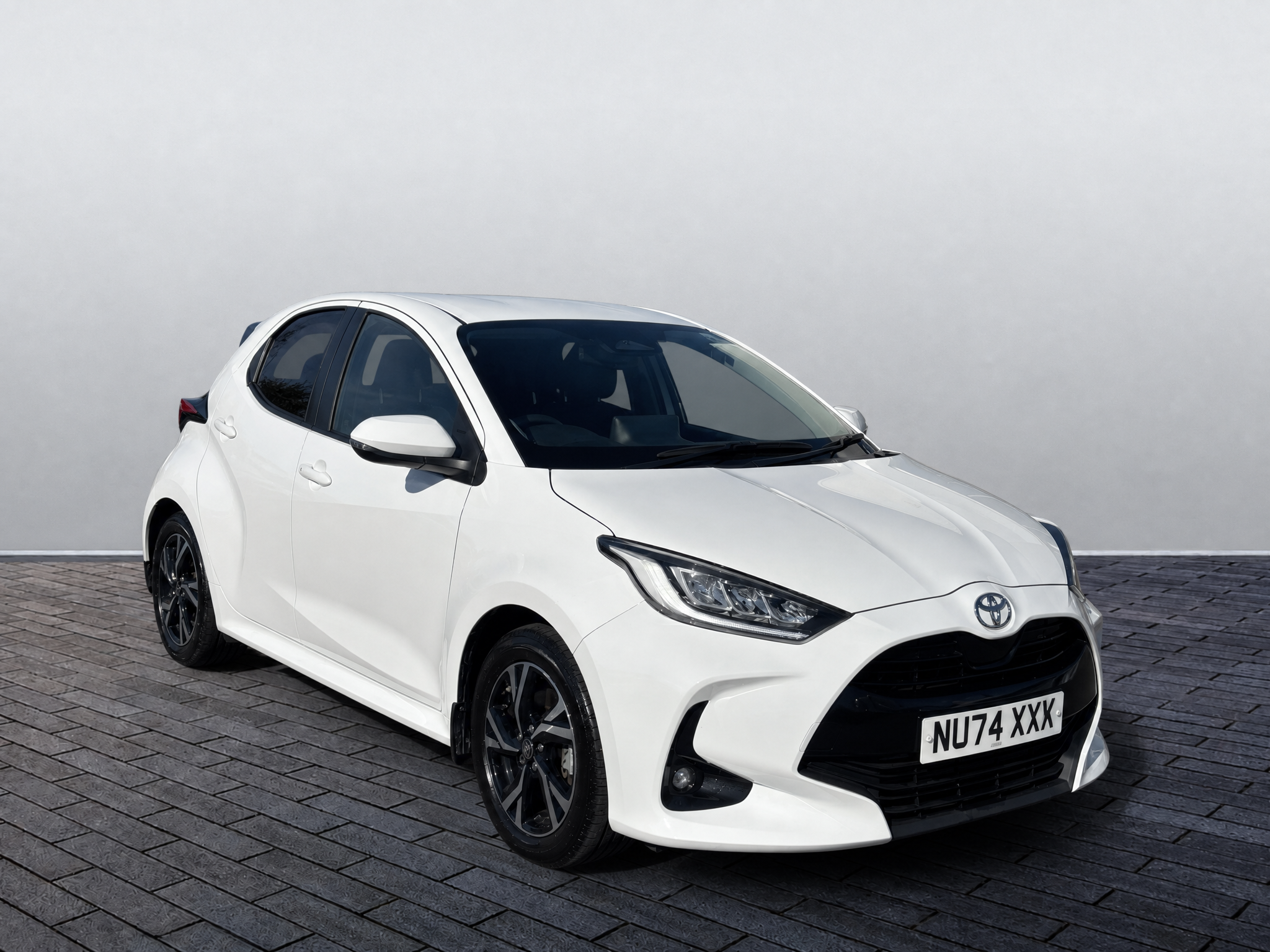 Main listing image - Toyota Yaris