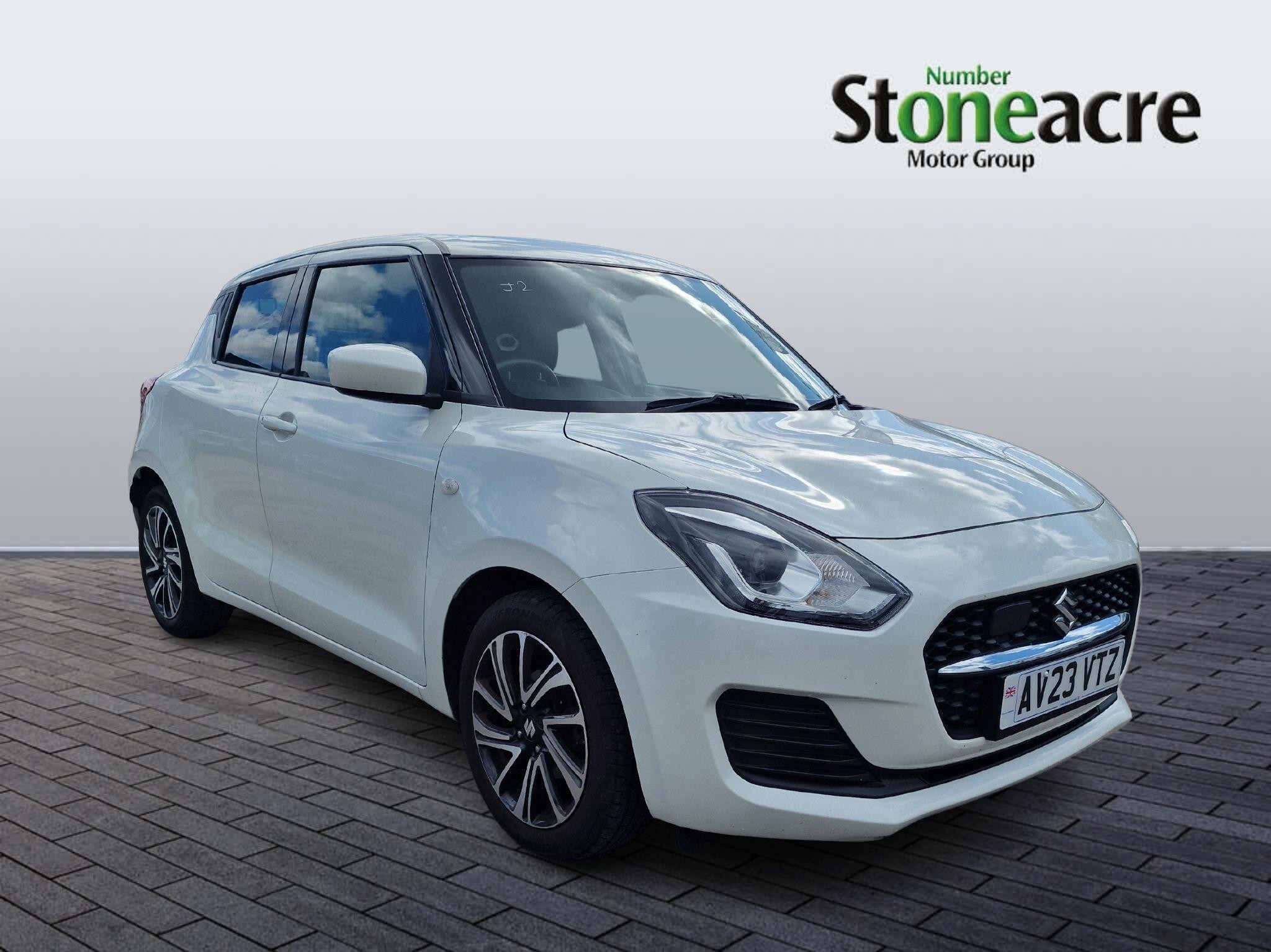 Main listing image - Suzuki Swift