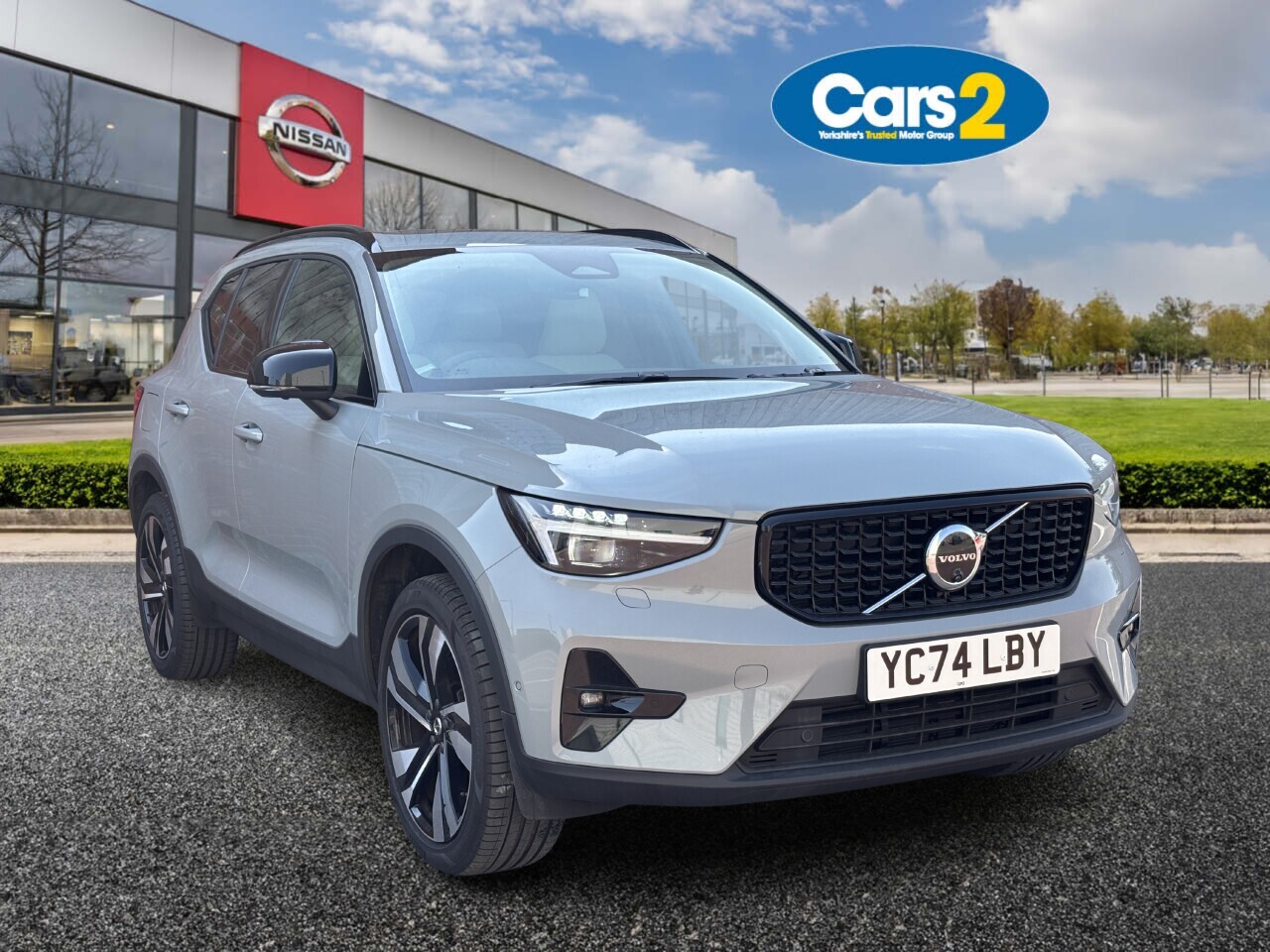 Main listing image - Volvo XC40