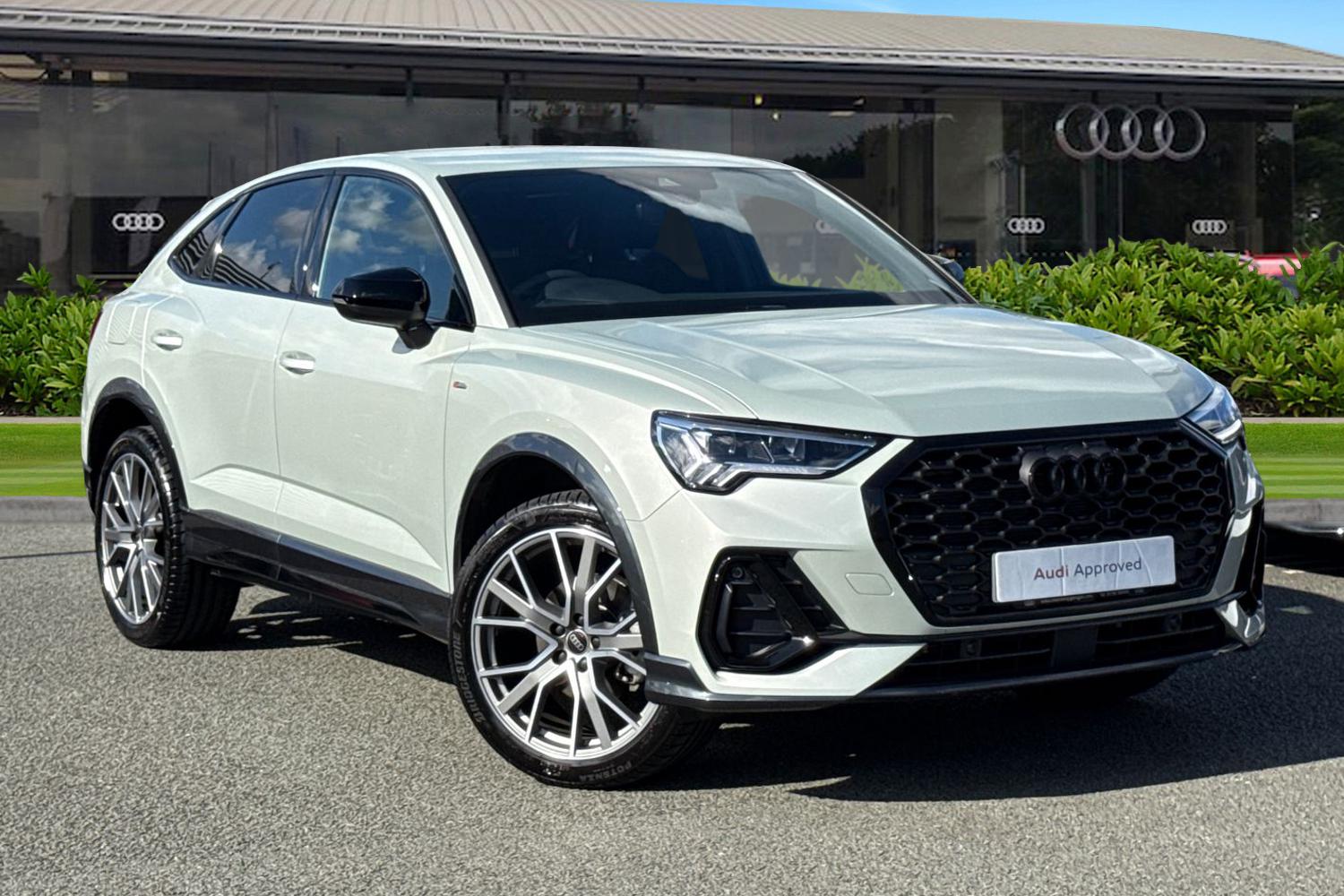 Main listing image - Audi Q3