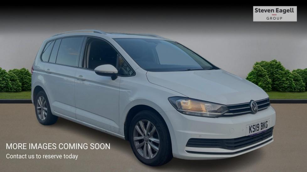 Main listing image - Volkswagen Touran