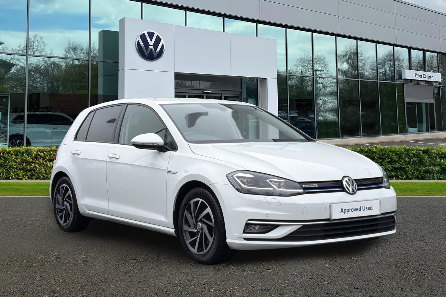 Main listing image - Volkswagen Golf
