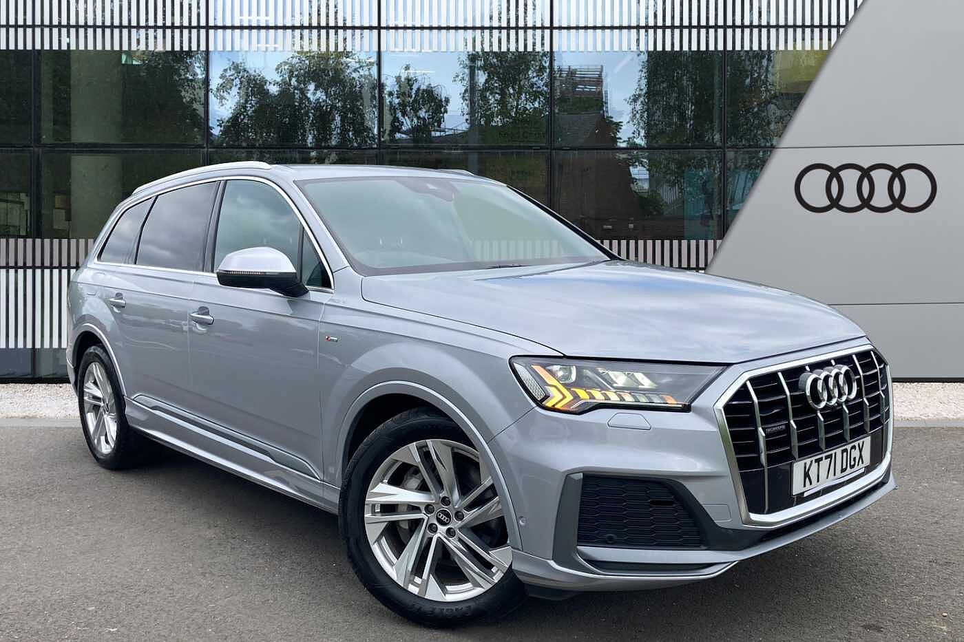 Main listing image - Audi Q7