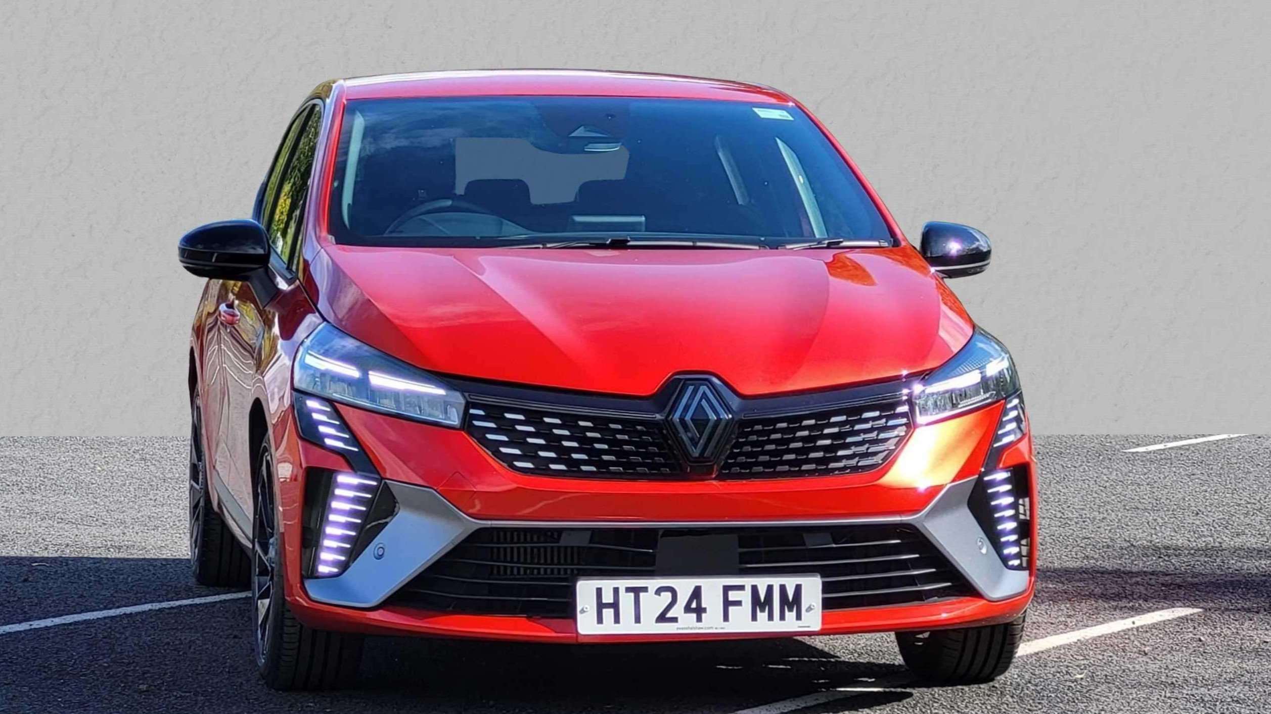 Main listing image - Renault Clio