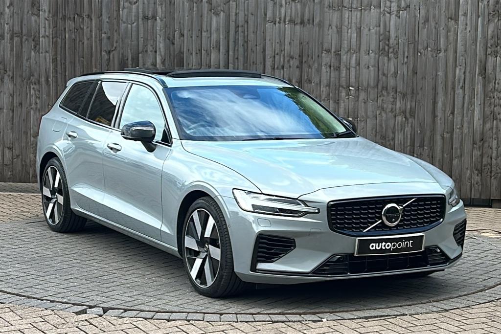 Main listing image - Volvo XC40