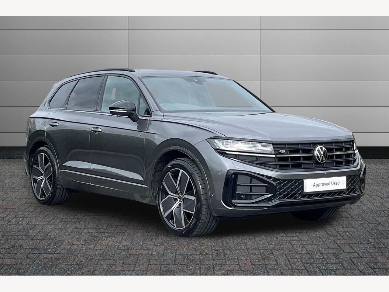 Main listing image - Volkswagen Touareg