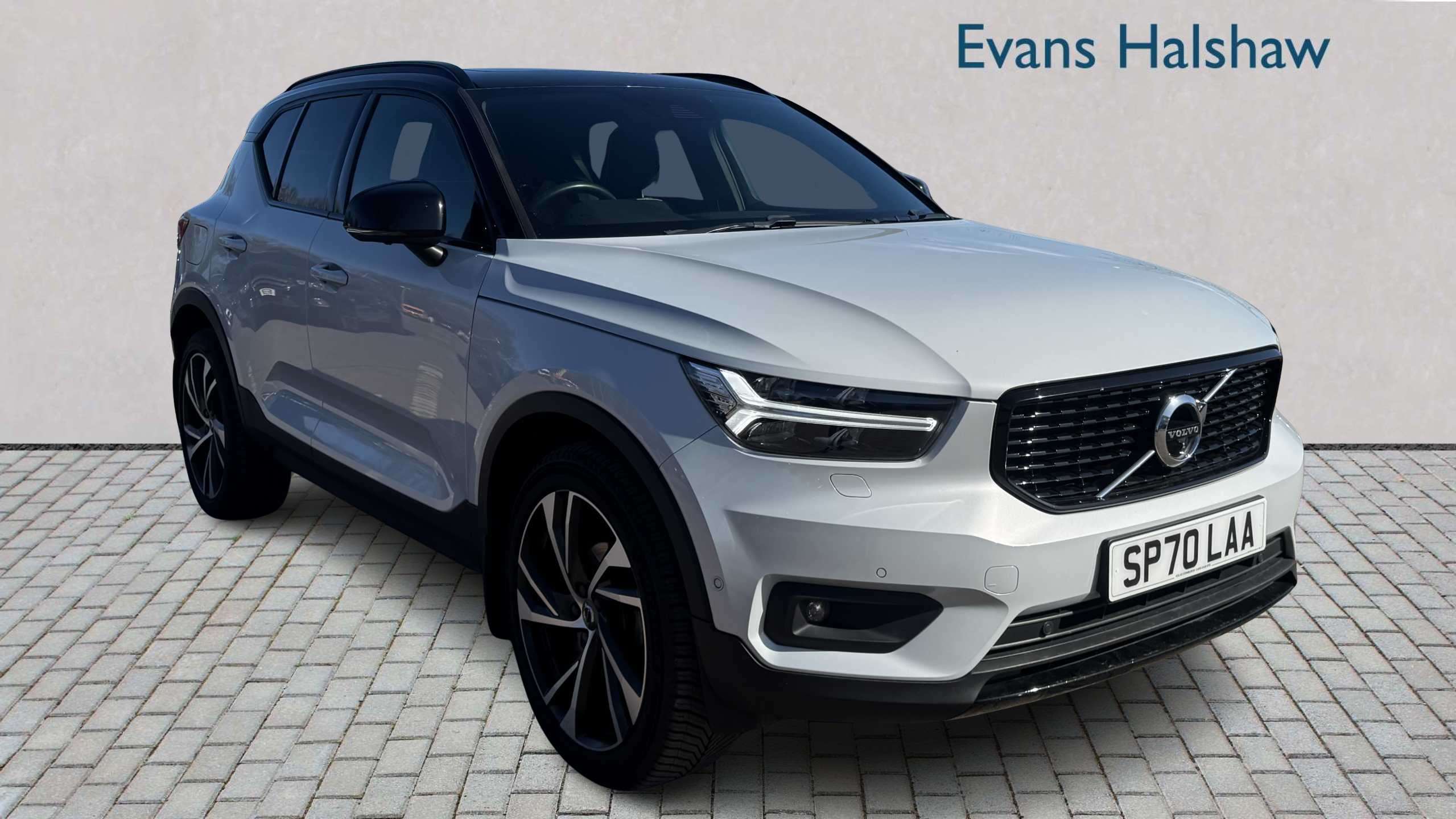 Main listing image - Volvo XC40