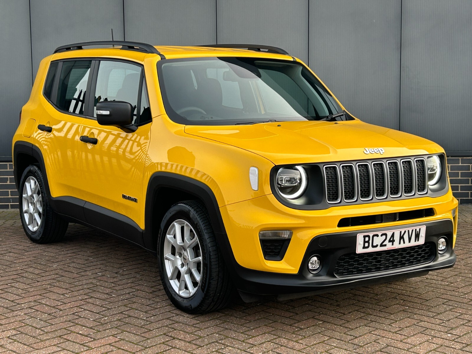 Main listing image - Jeep Renegade