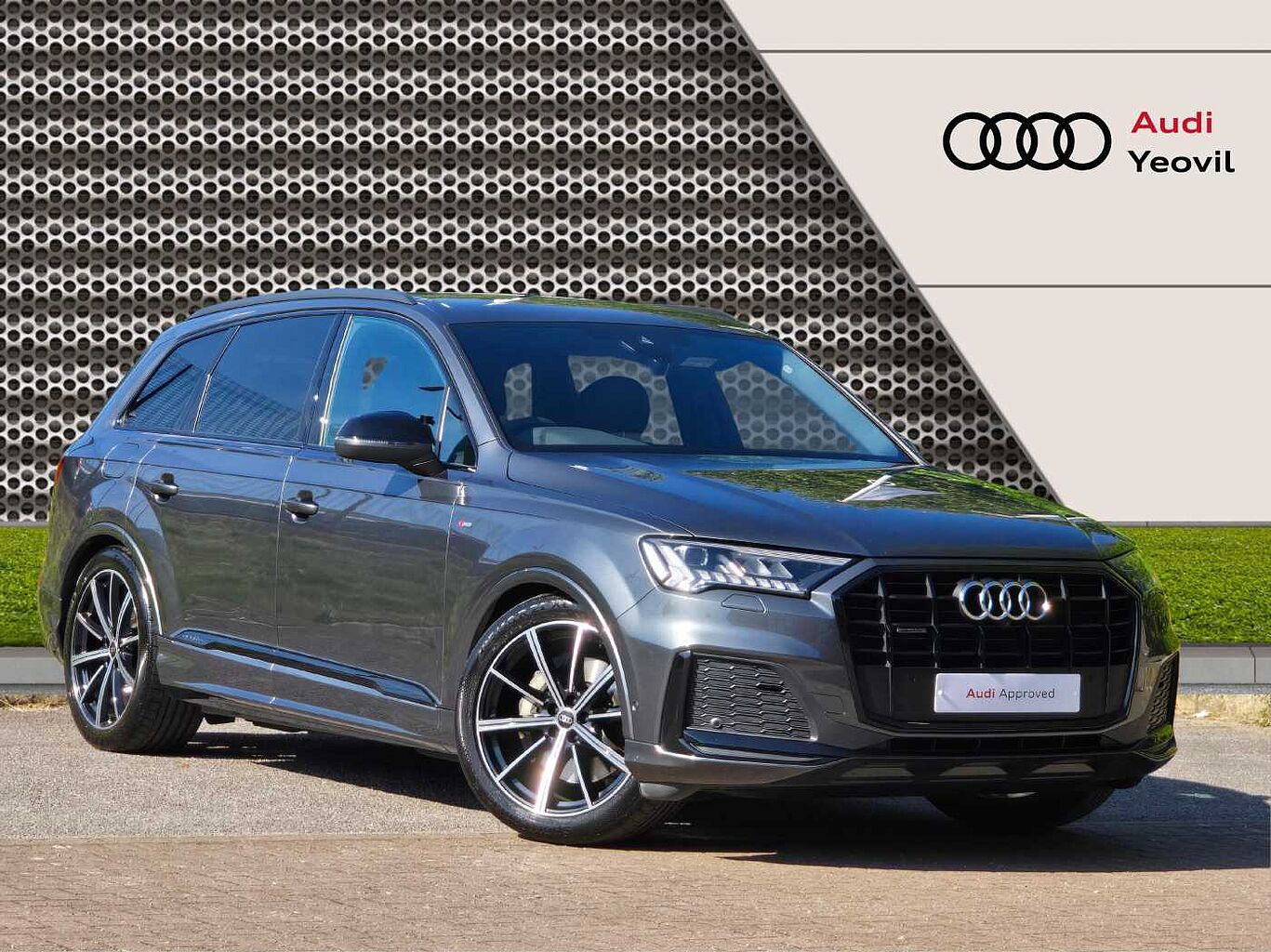 Main listing image - Audi Q7