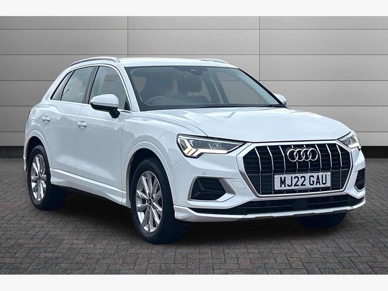 Main listing image - Audi Q3
