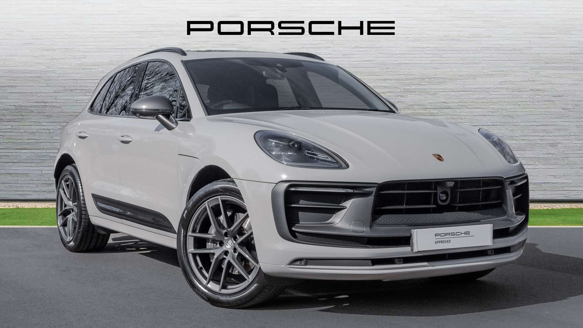 Main listing image - Porsche Macan
