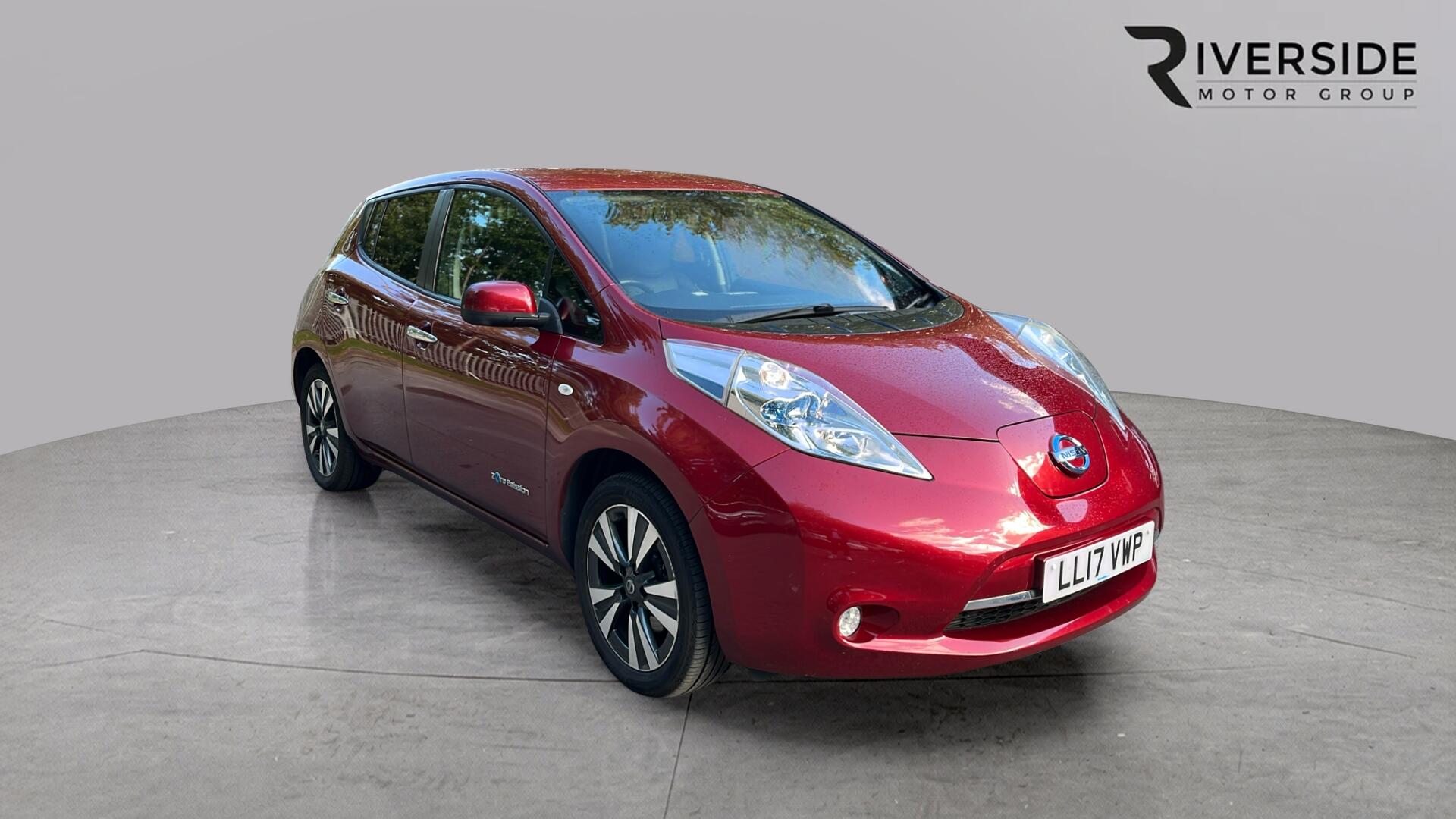 Main listing image - Nissan Leaf
