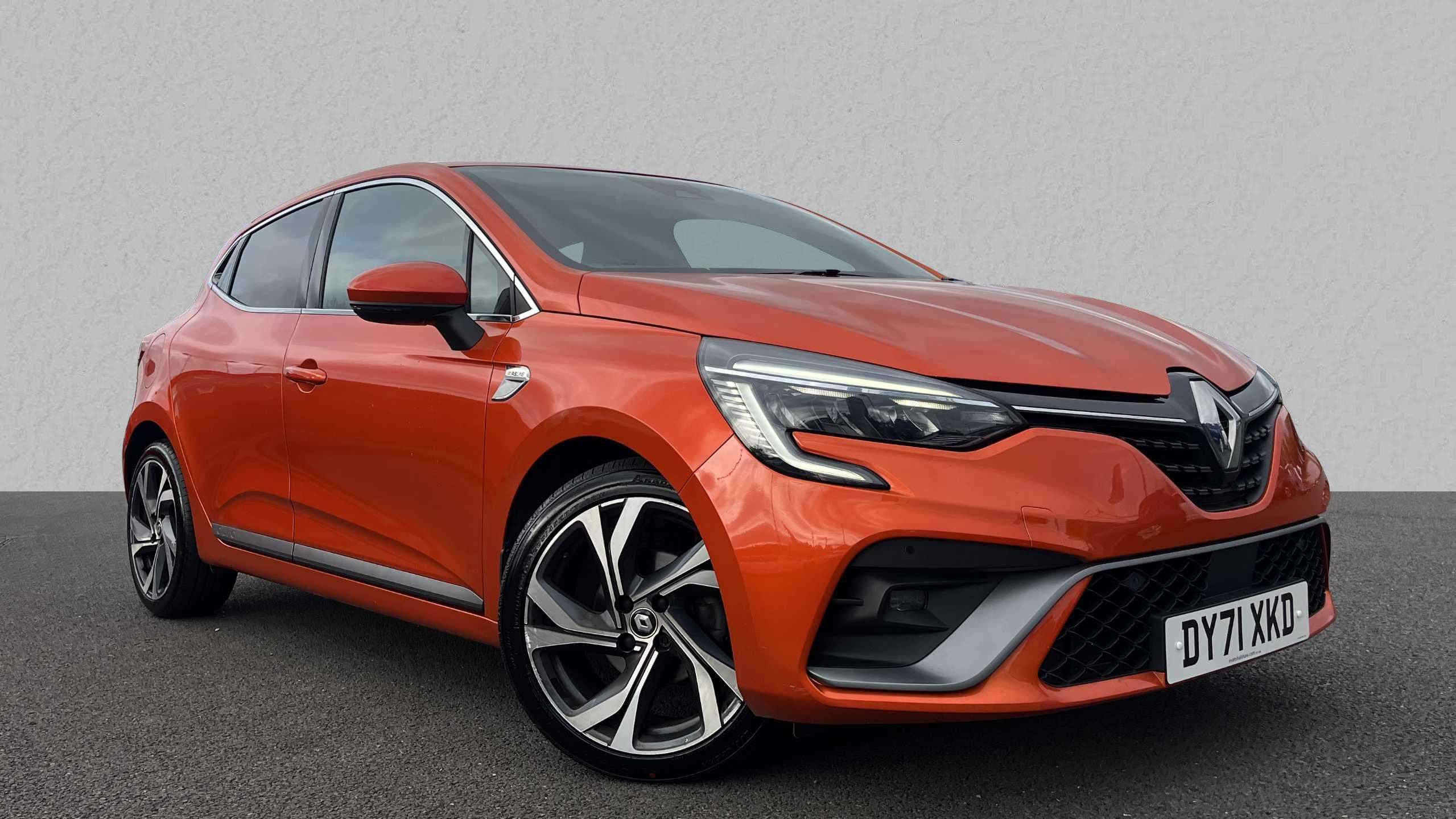 Main listing image - Renault Clio