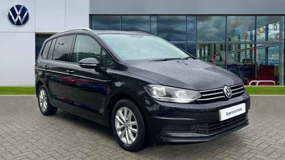 Main listing image - Volkswagen Touran