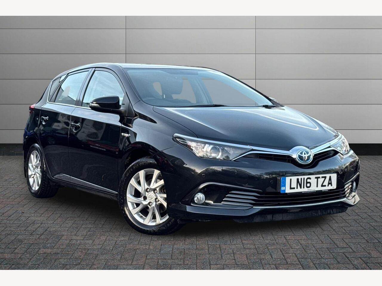 Main listing image - Toyota Auris