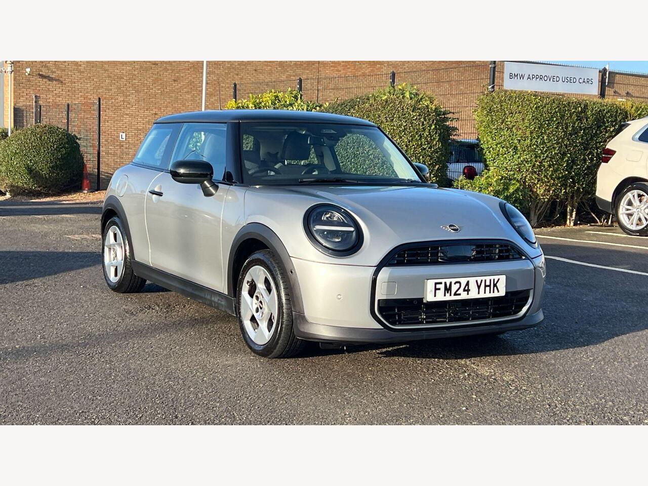 Main listing image - MINI Hatchback