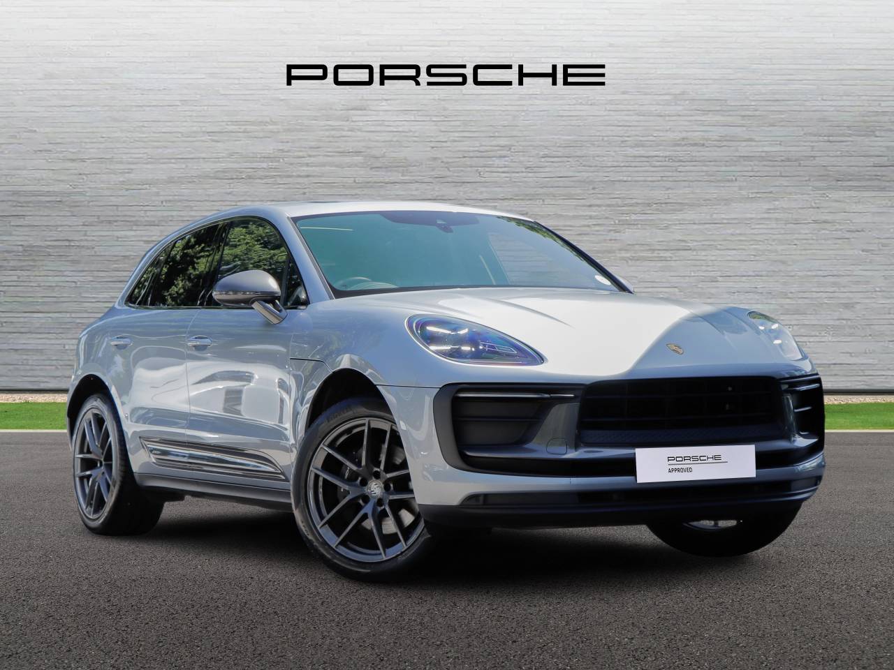 Main listing image - Porsche Macan