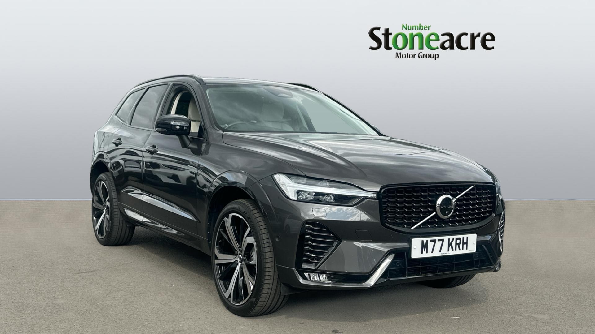 Main listing image - Volvo XC40