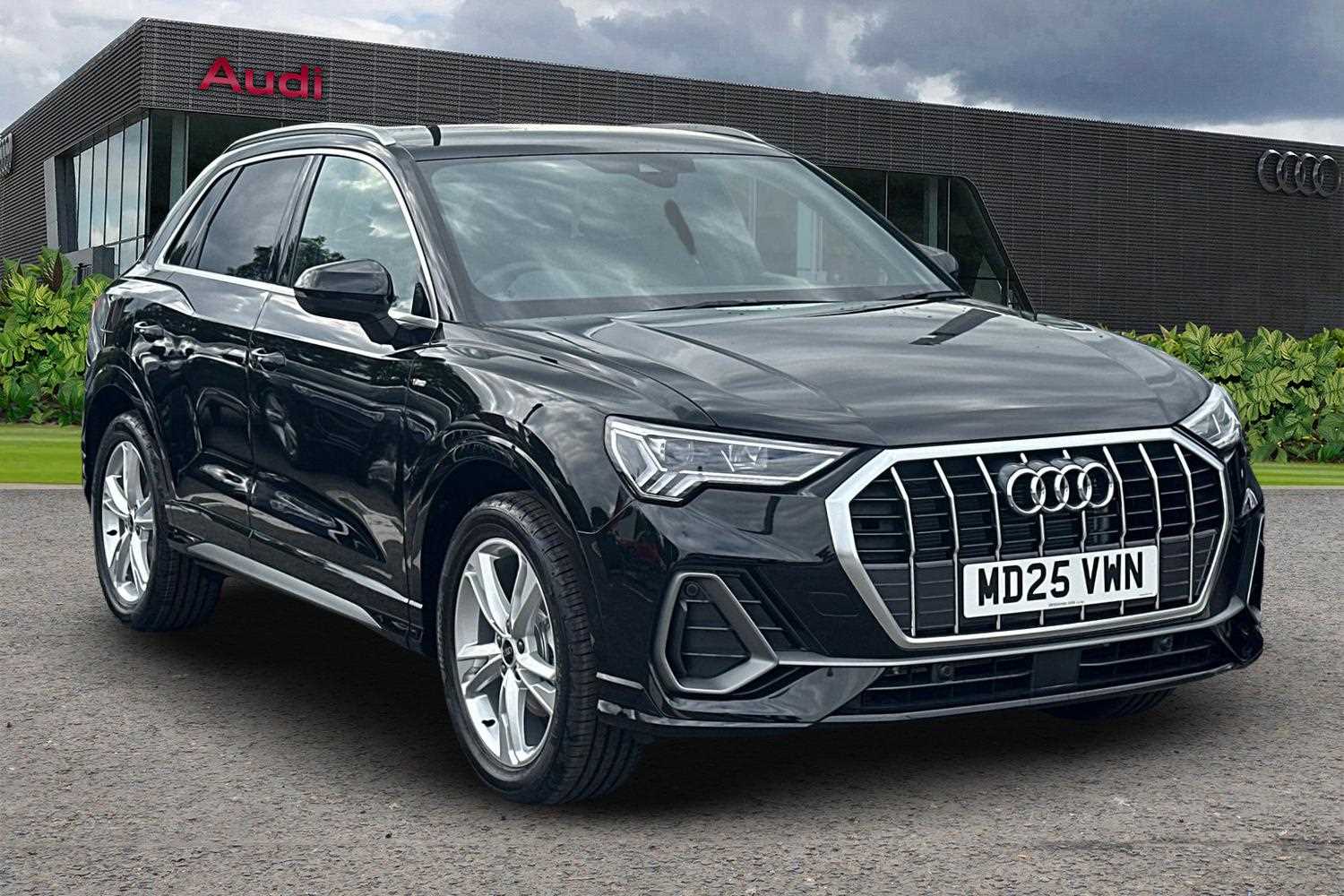 Main listing image - Audi Q3
