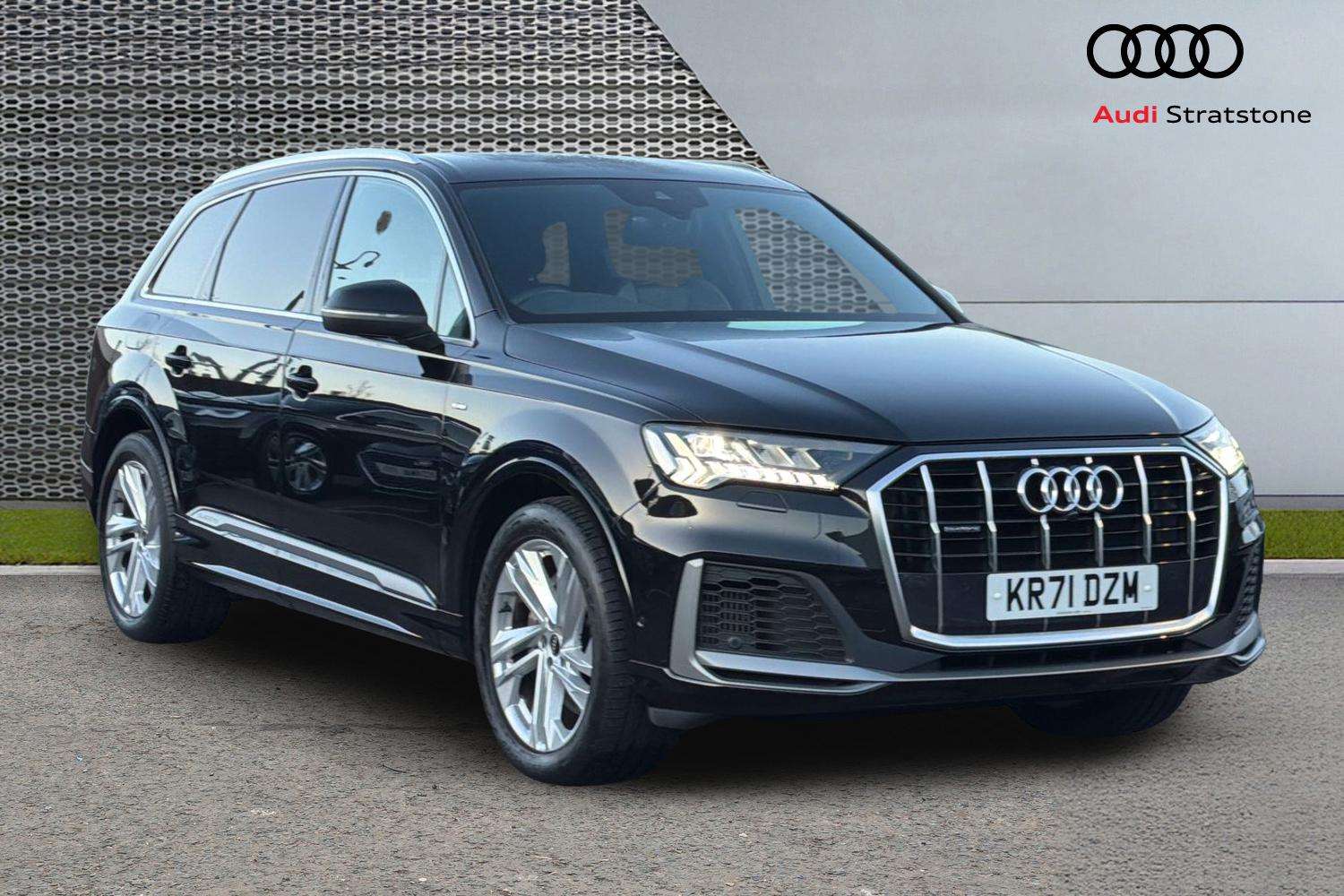 Main listing image - Audi Q7