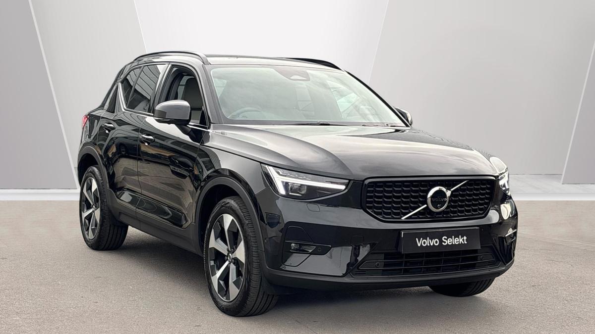 Main listing image - Volvo XC40