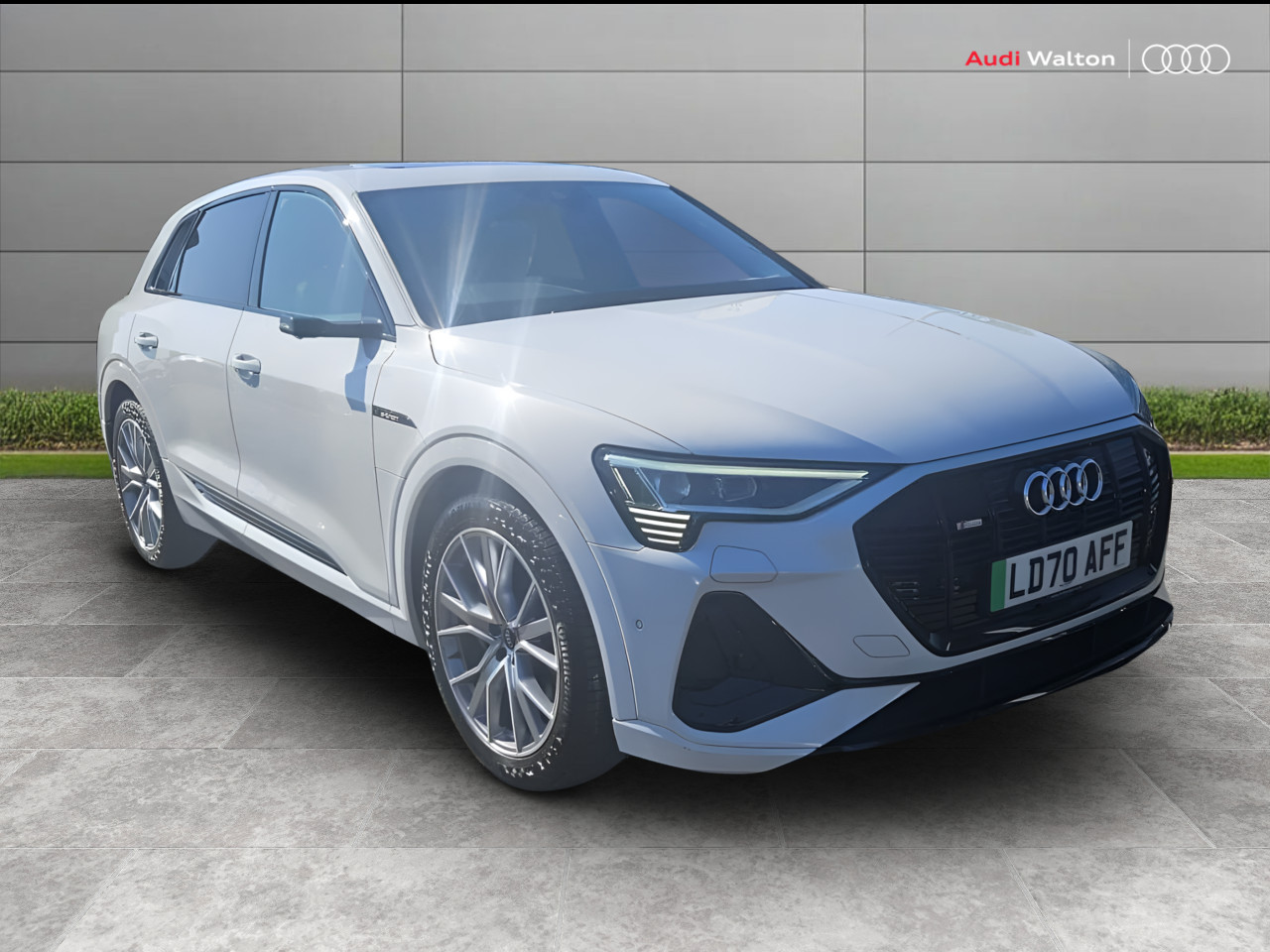 Main listing image - Audi e-tron