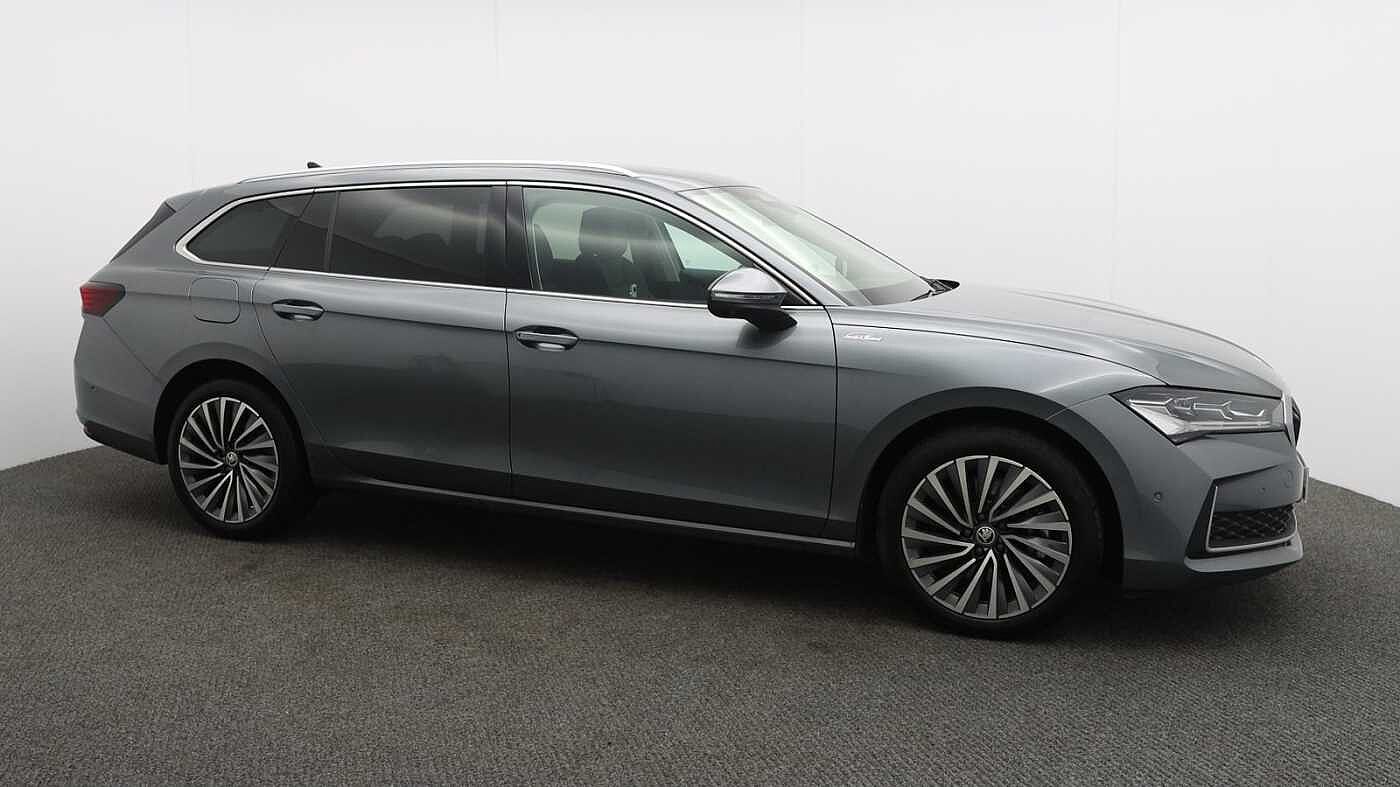Main listing image - Skoda Superb Estate