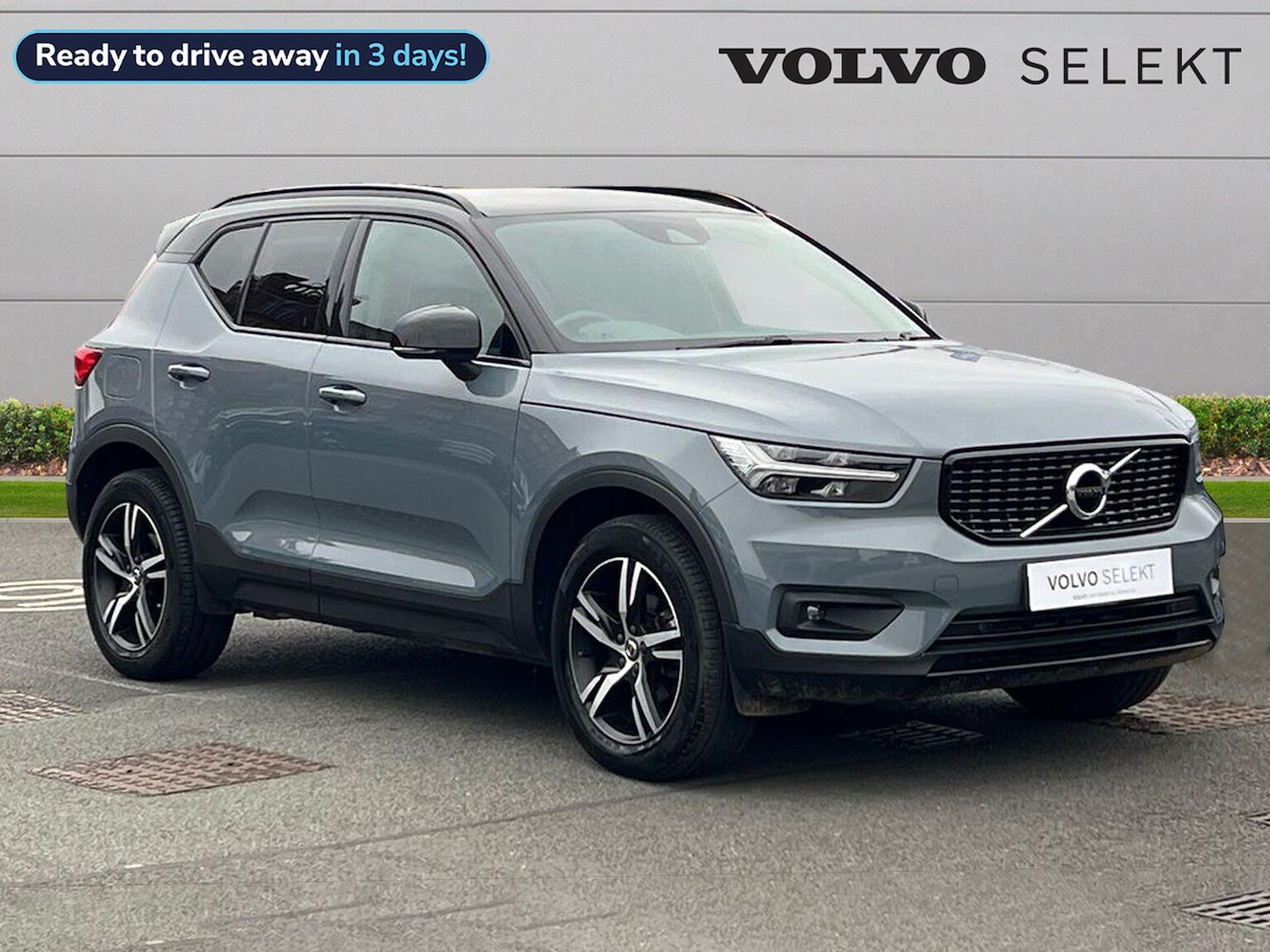 Main listing image - Volvo XC40