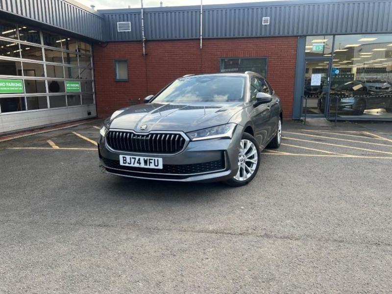 Main listing image - Skoda Superb Estate