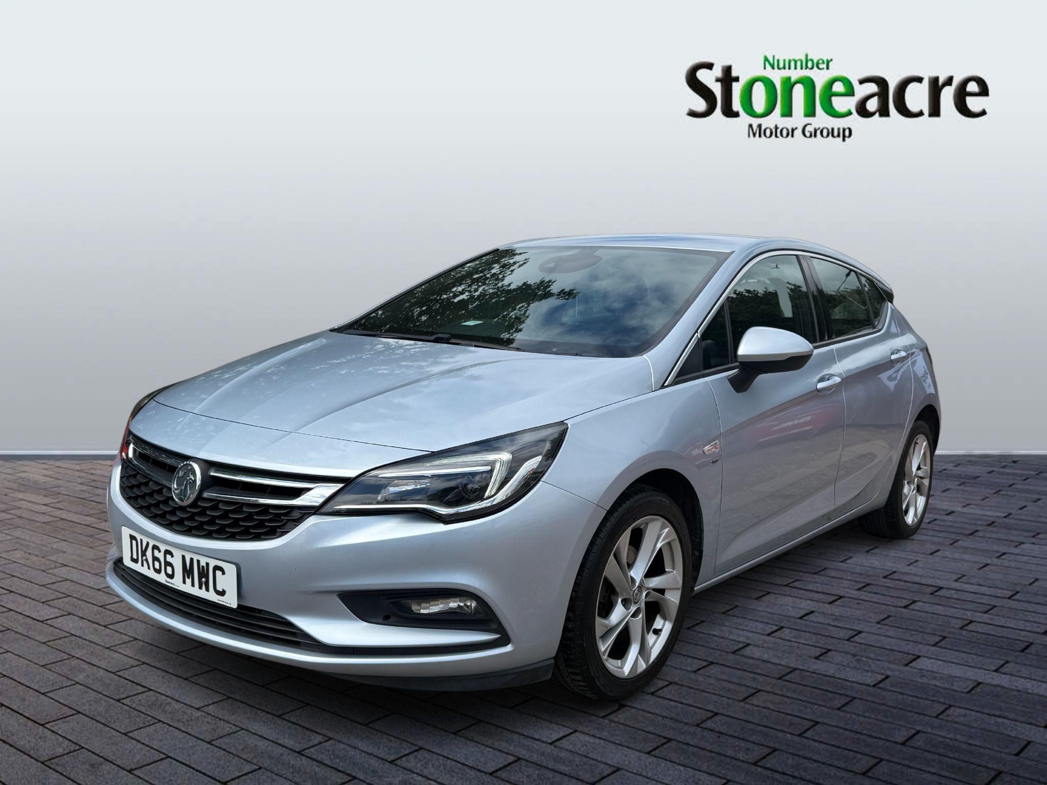 Main listing image - Vauxhall Astra
