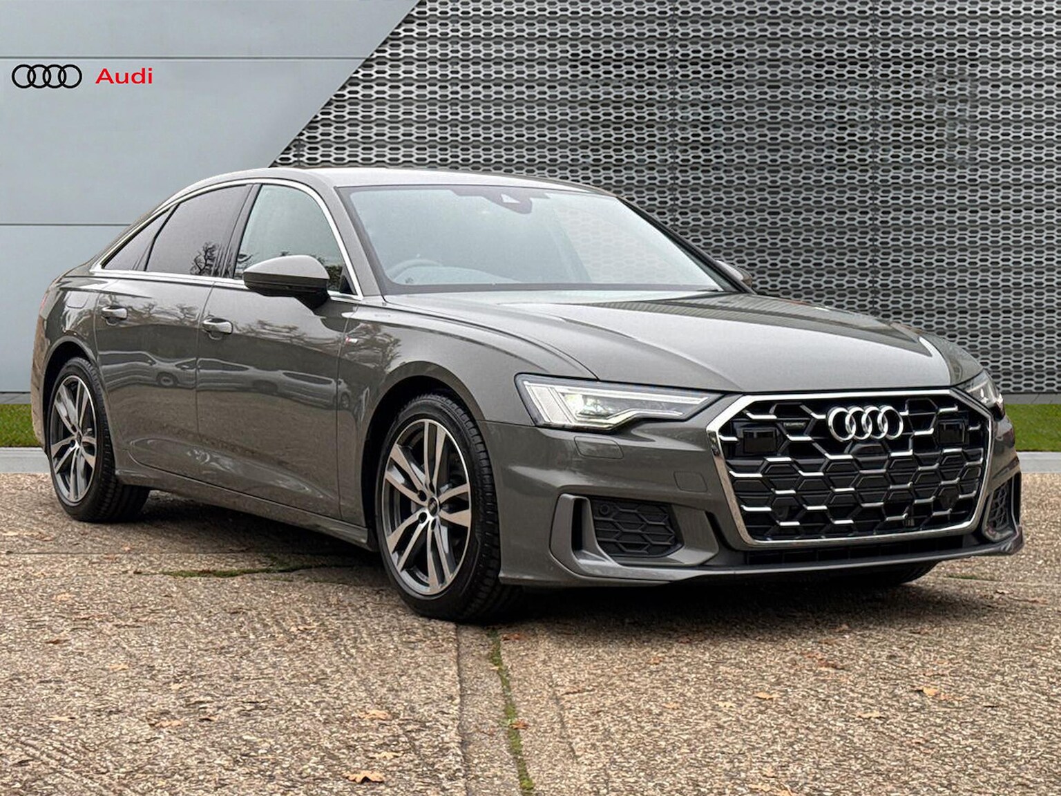 Main listing image - Audi A6