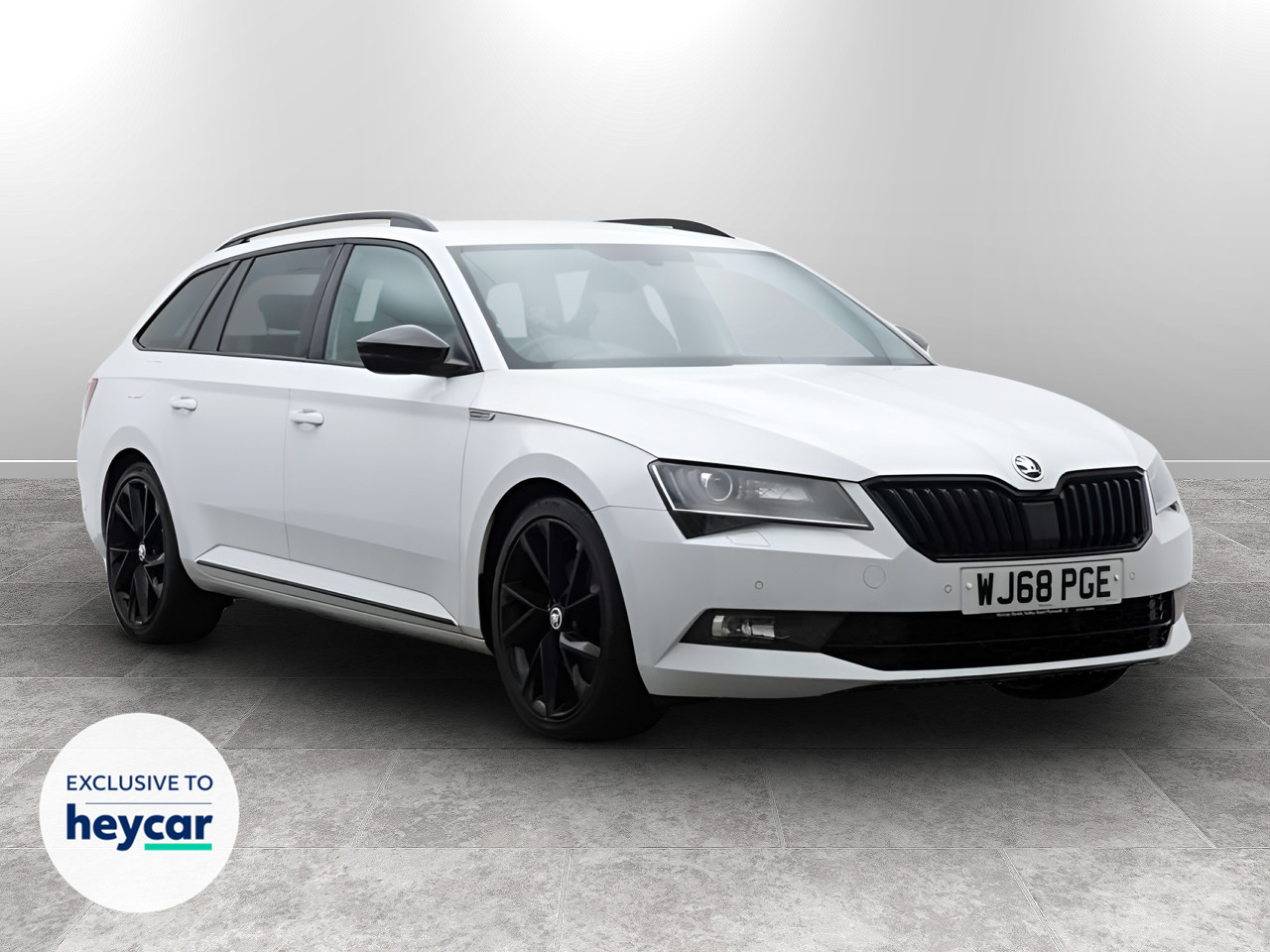 Main listing image - Skoda Superb Estate