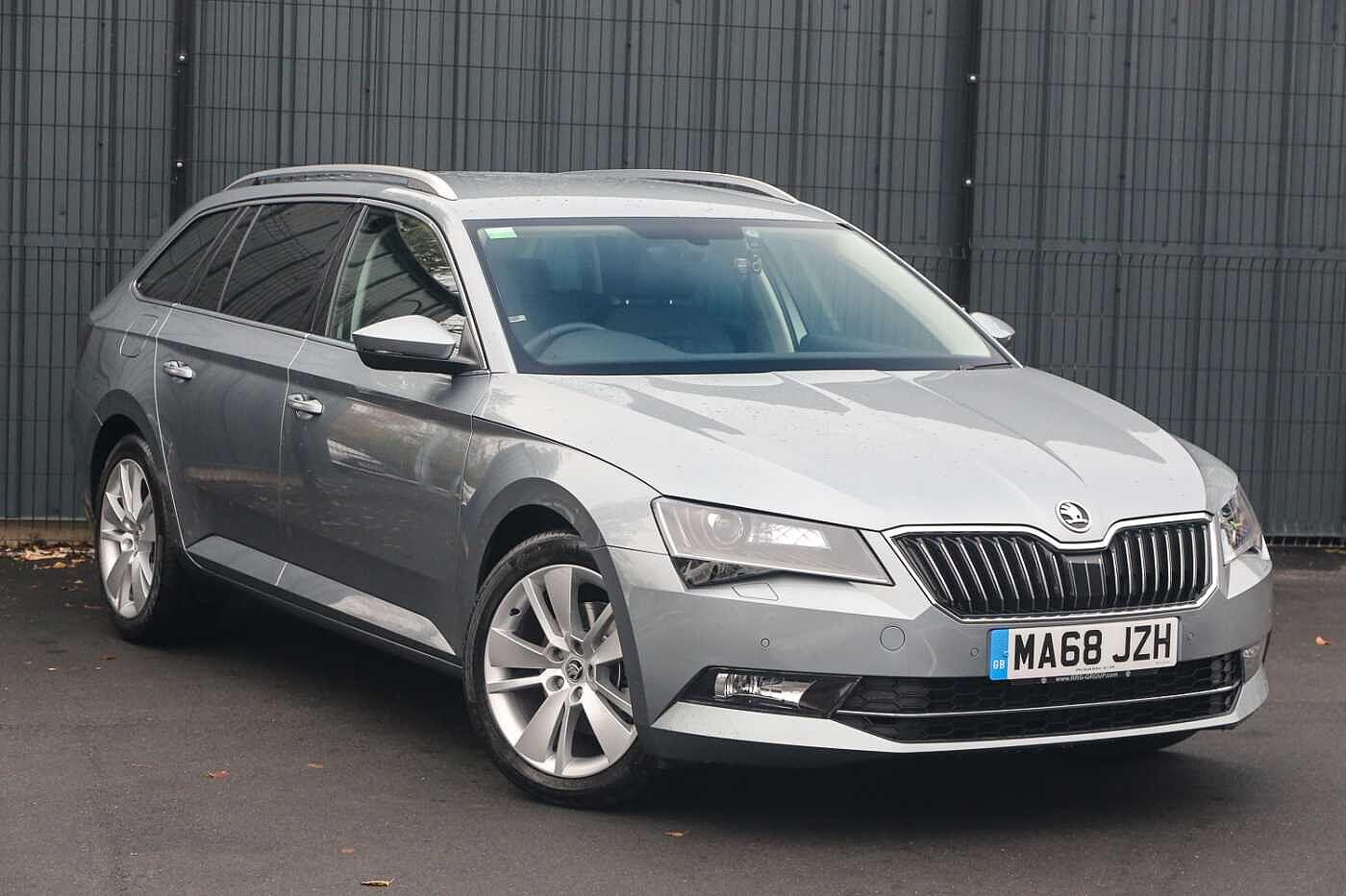 Main listing image - Skoda Superb Estate