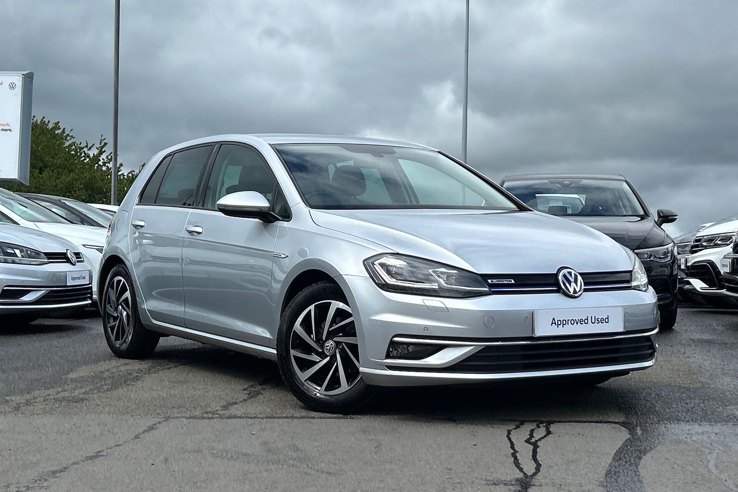 Main listing image - Volkswagen Golf