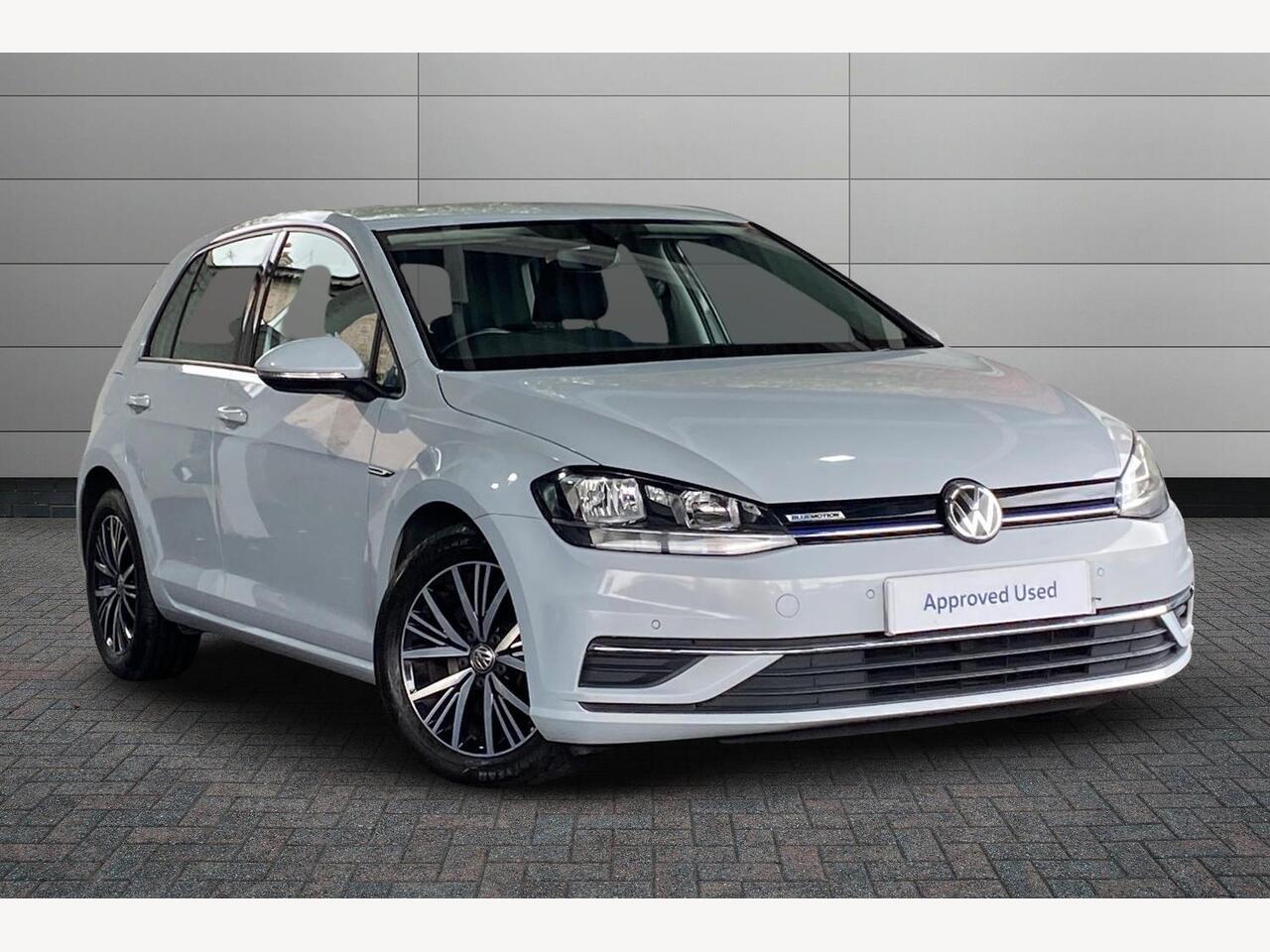 Main listing image - Volkswagen Golf