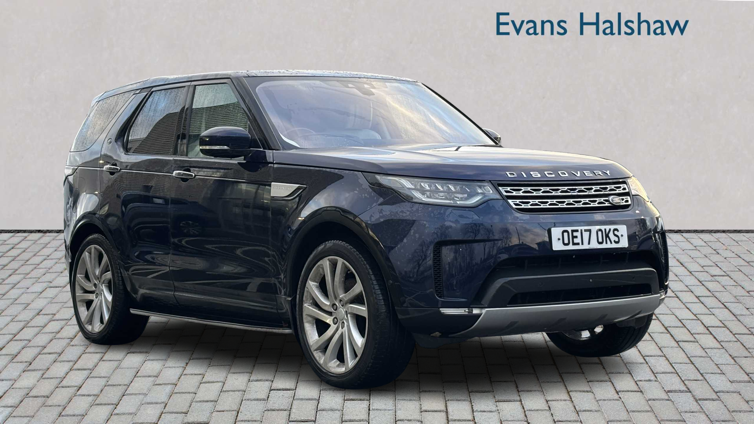 Main listing image - Land Rover Discovery