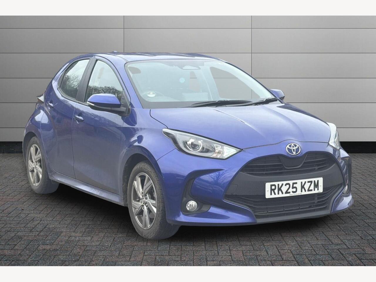 Main listing image - Toyota Yaris