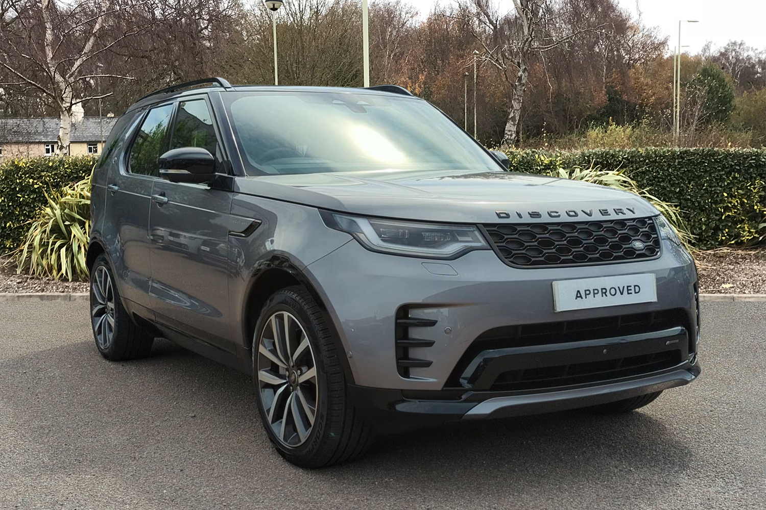 Main listing image - Land Rover Discovery