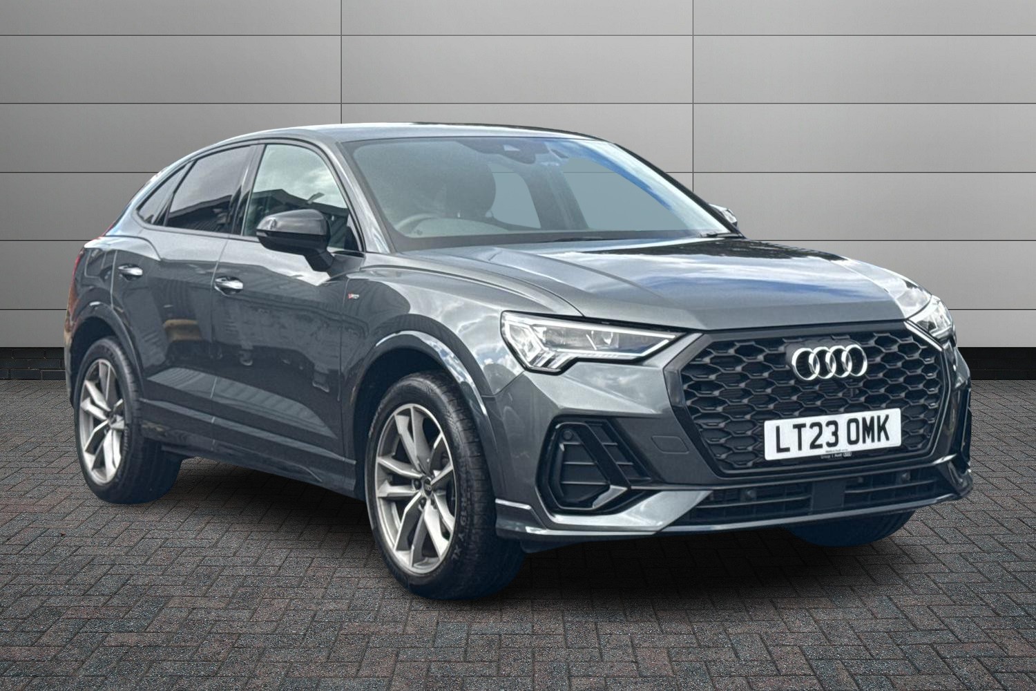 Main listing image - Audi Q3