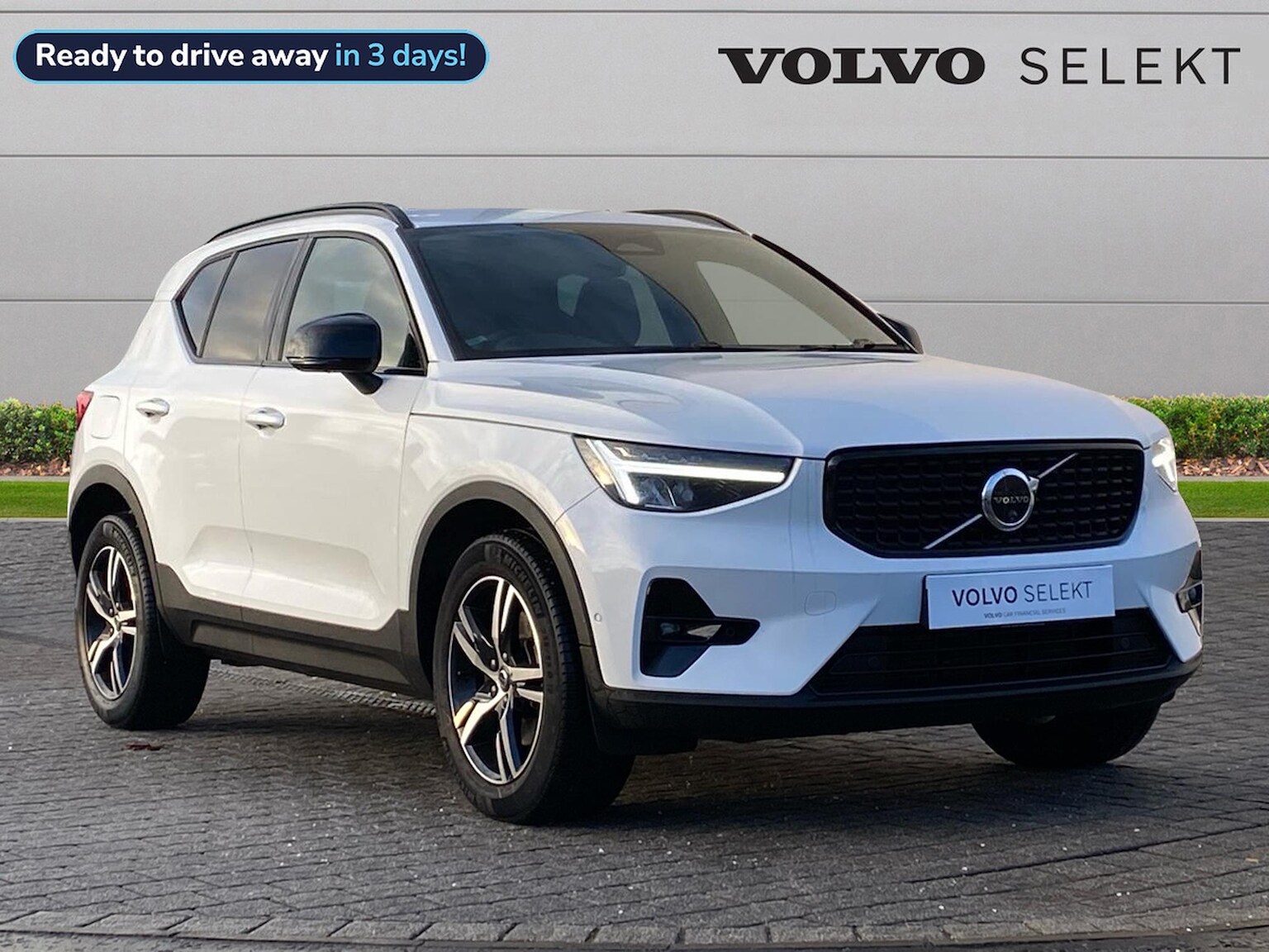 Main listing image - Volvo XC40