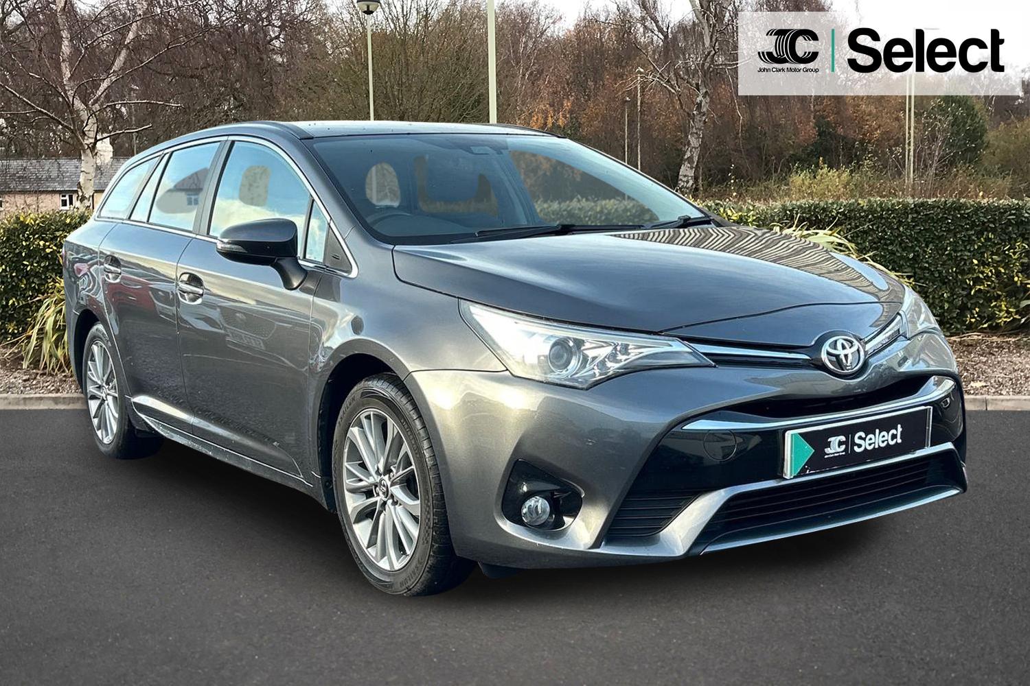 Main listing image - Toyota Avensis