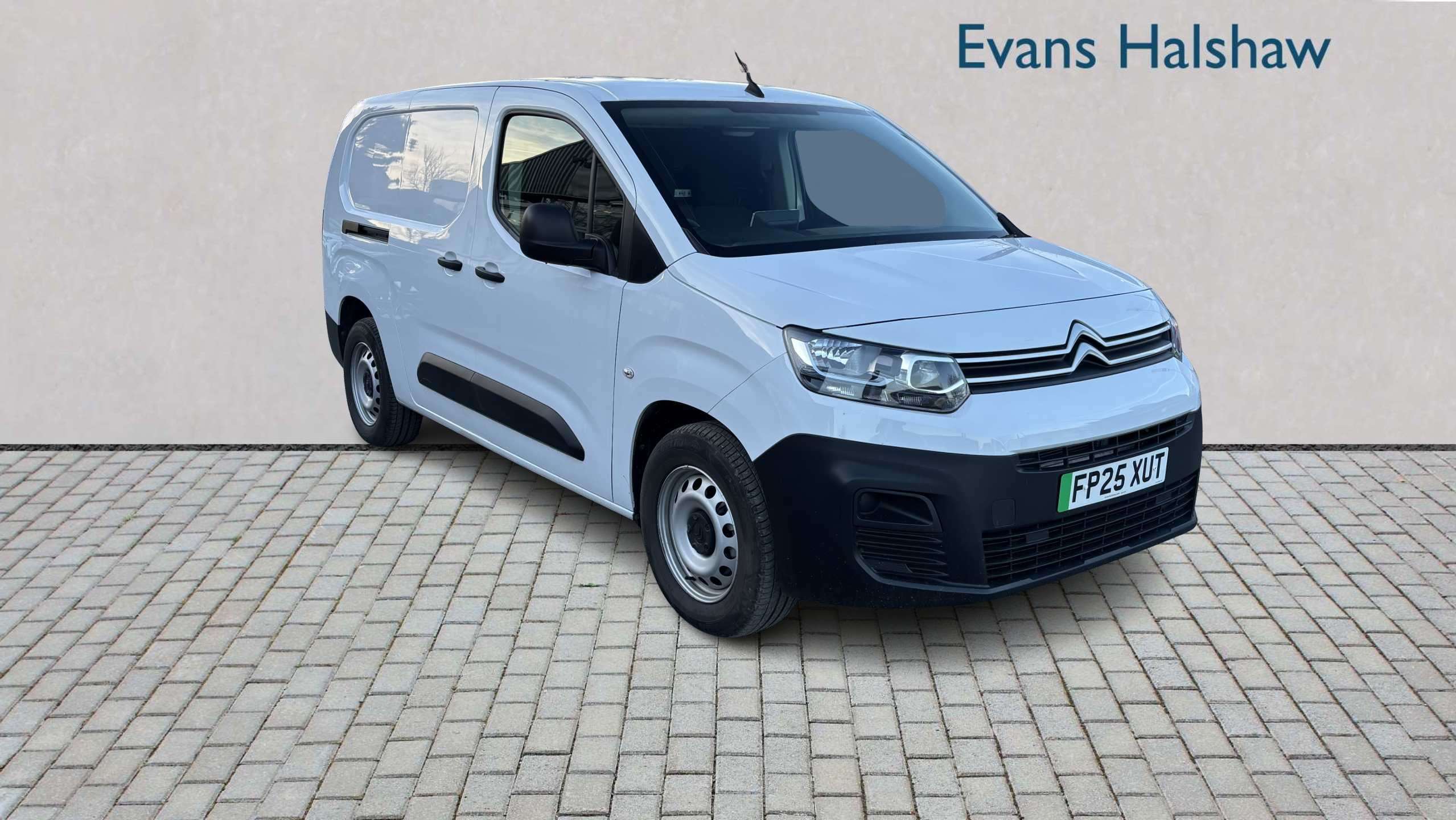 Main listing image - Citroen e-Berlingo