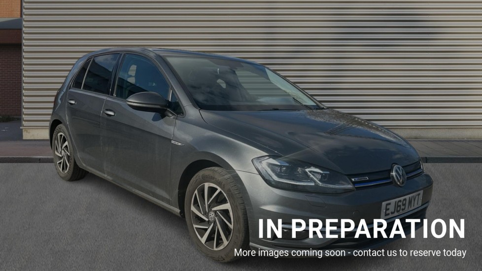 Main listing image - Volkswagen Golf