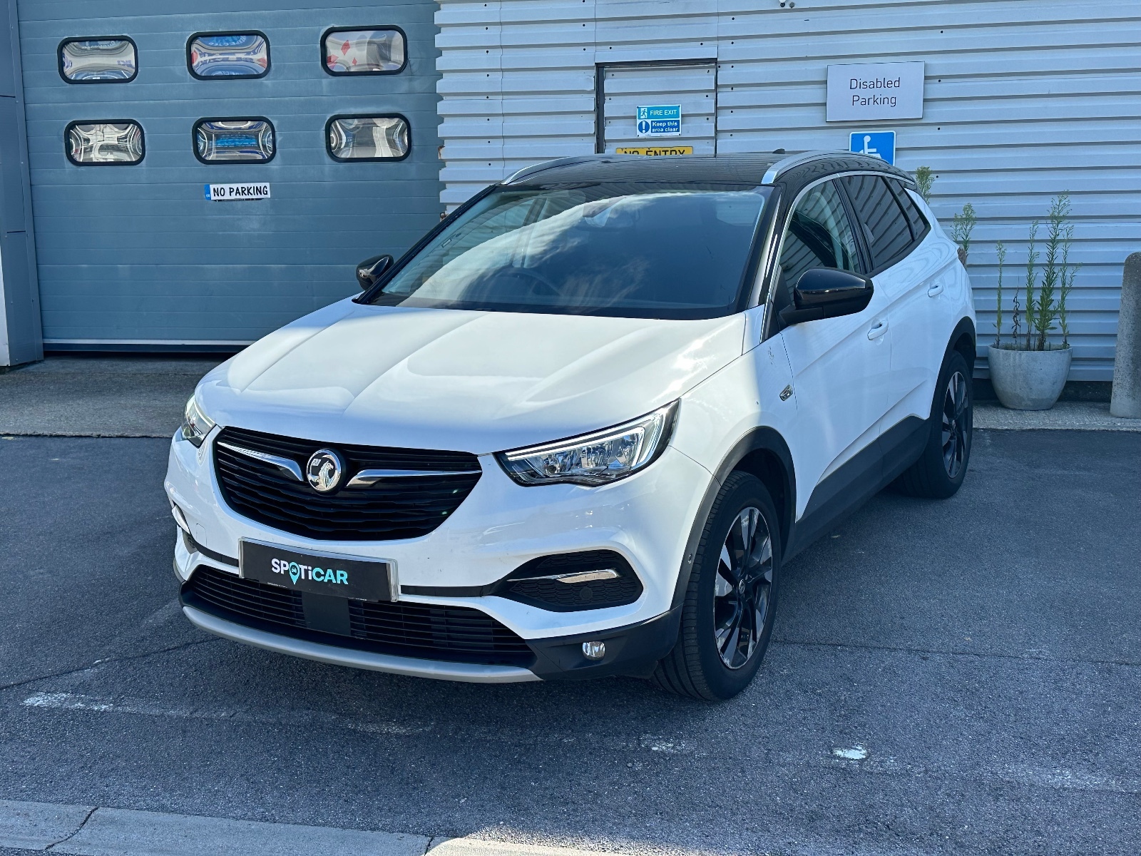 Main listing image - Vauxhall Grandland X