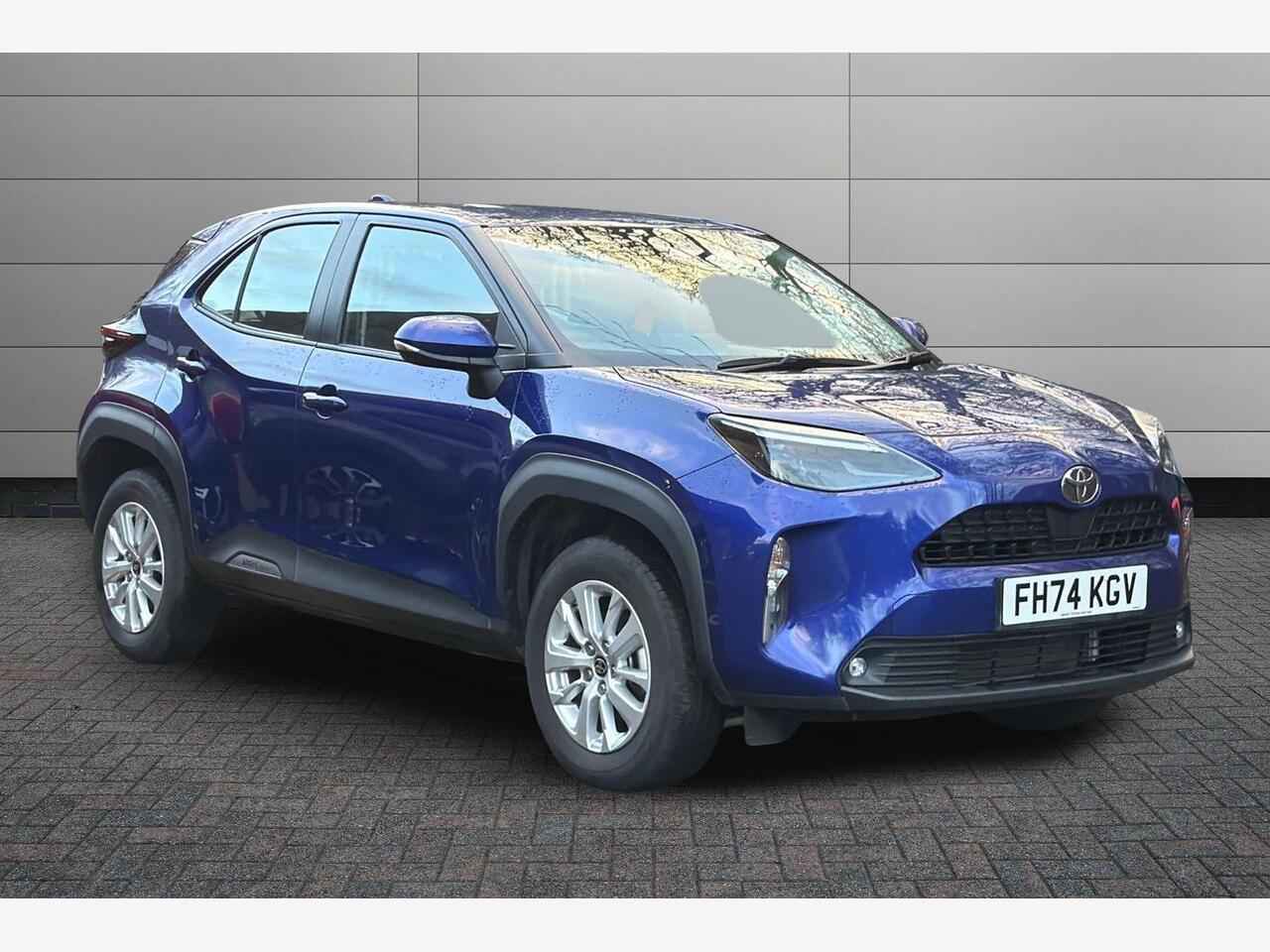 Main listing image - Toyota Yaris Cross