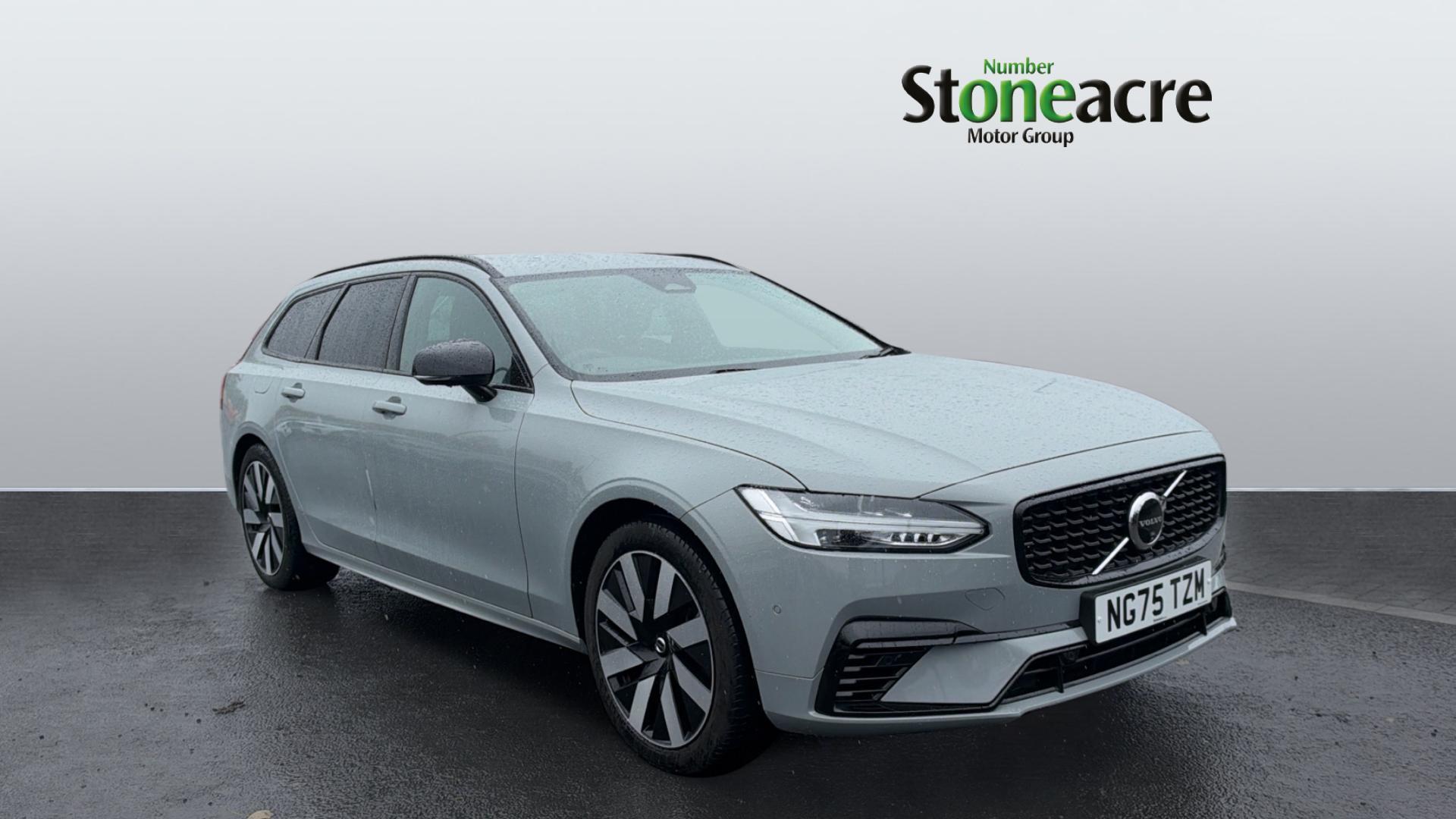 Main listing image - Volvo V90